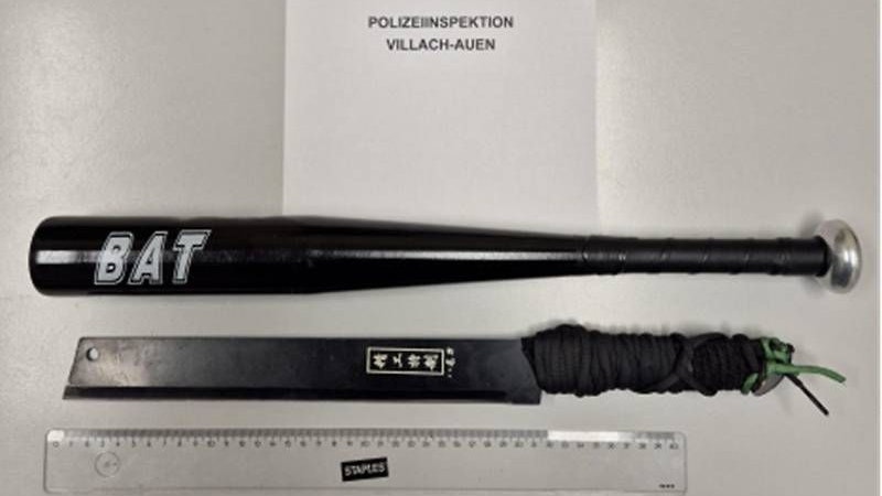 Mit diesen Waffen bedrohte der 37-Jährige seine Nachbarn.