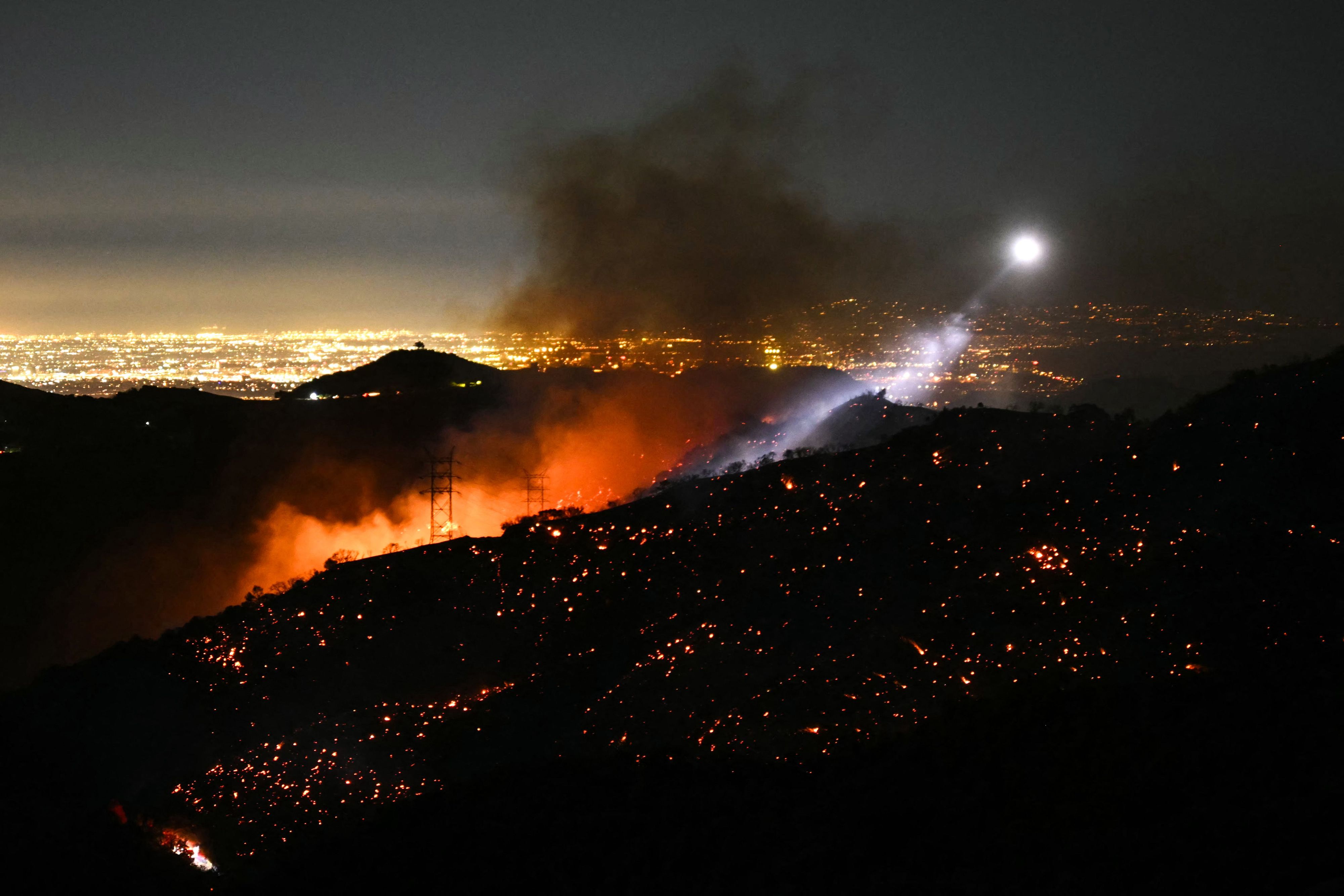 Der Schaden durch das Feuer in Los Angeles wird bereits jetzt auf mehrere Milliarden geschätzt. Kaliforniens Versicherungssystem befindet sich allerdings schon seit Jahren in Schieflage.
