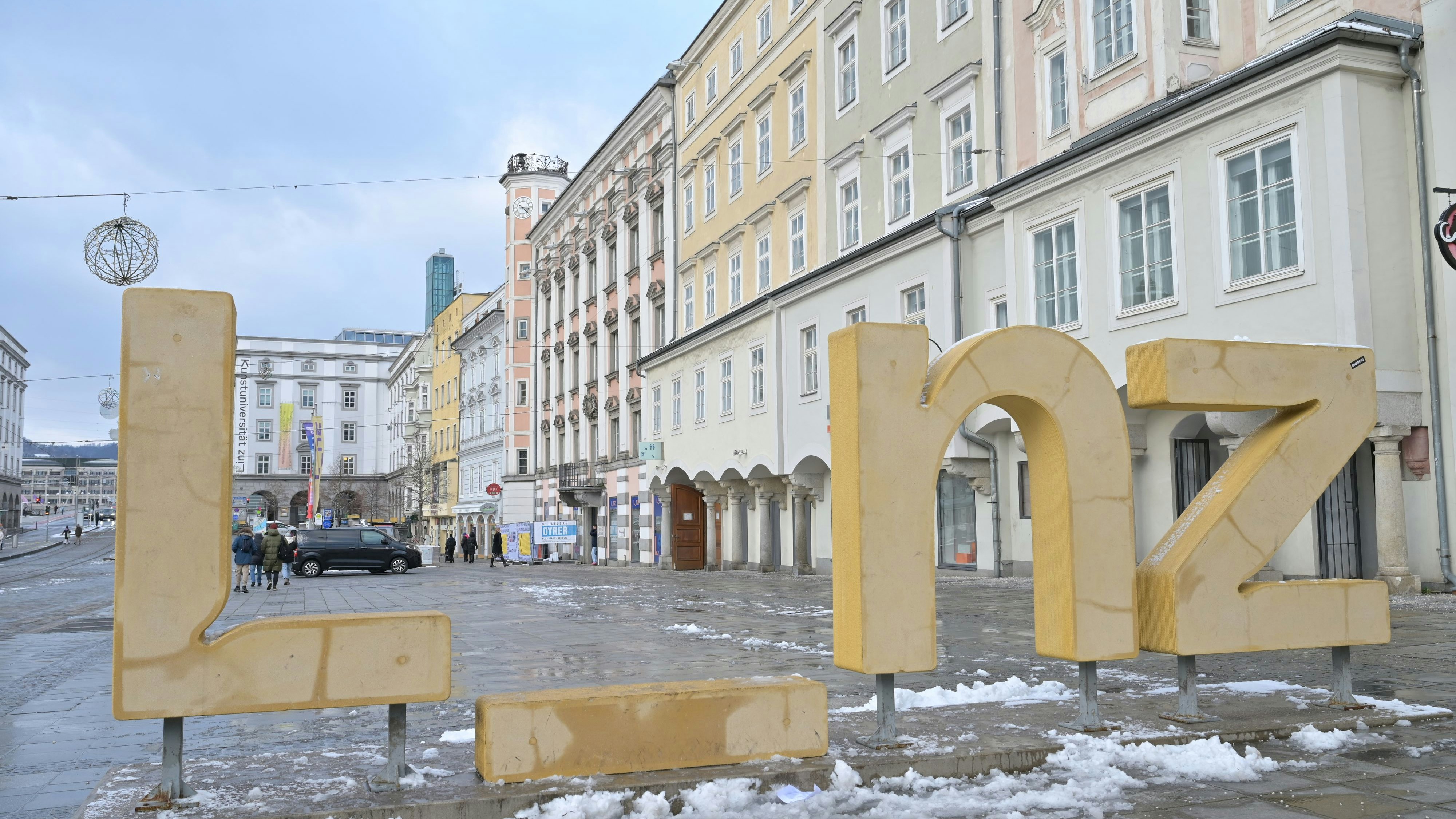 Heute.at - Linzer Schuldenberg über 1 Milliarde: Leben am Limit