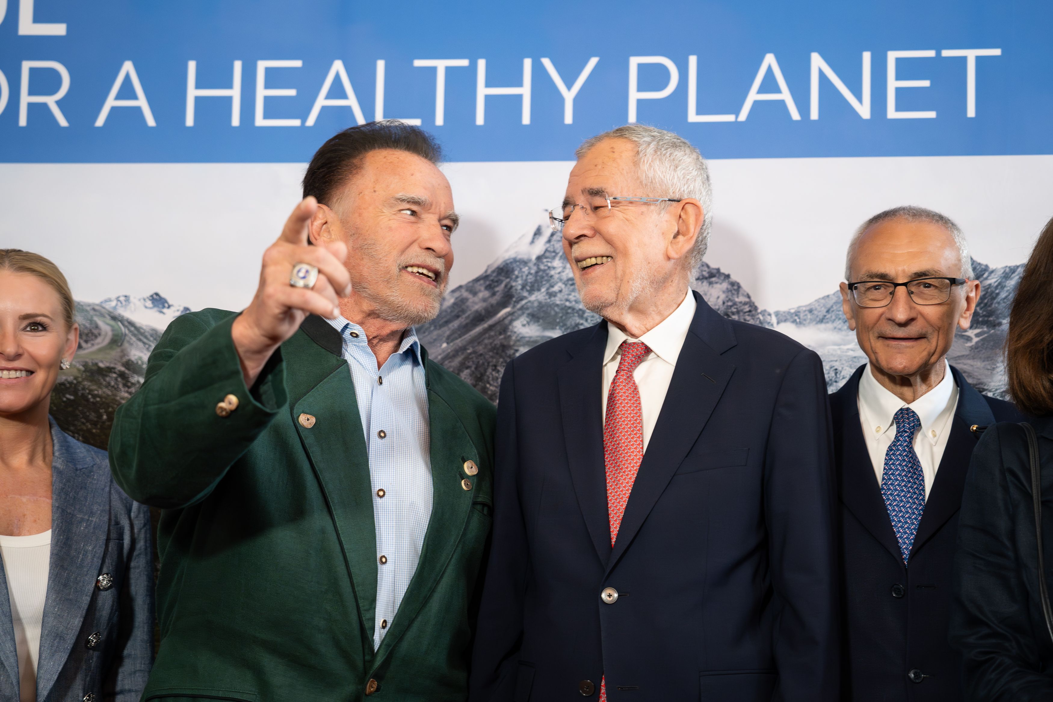 Arnold Schwarzenegger mit Alexander Van der Bellen bei der 