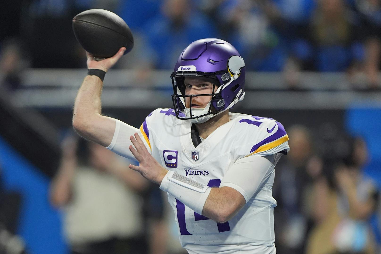 Die Minnesota Vikings mit Quarterback Sam Darnold (im Bild) müssen Montagnacht nach Arizona zum Spiel gegen die Los Angeles Rams.