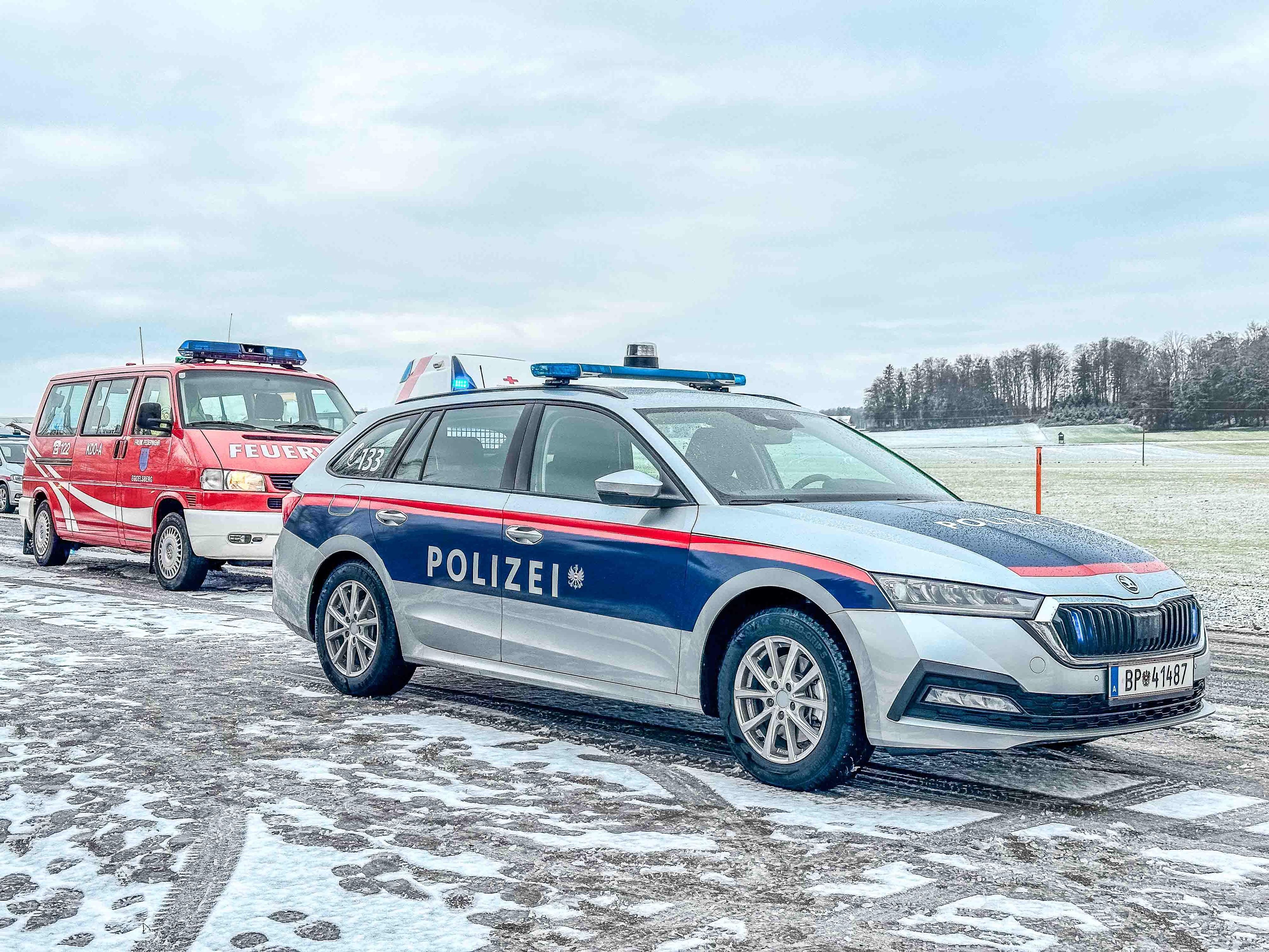 Für die Dauer des Einsatzes musste die Autobahn gesperrt werden. Symbolbild. 