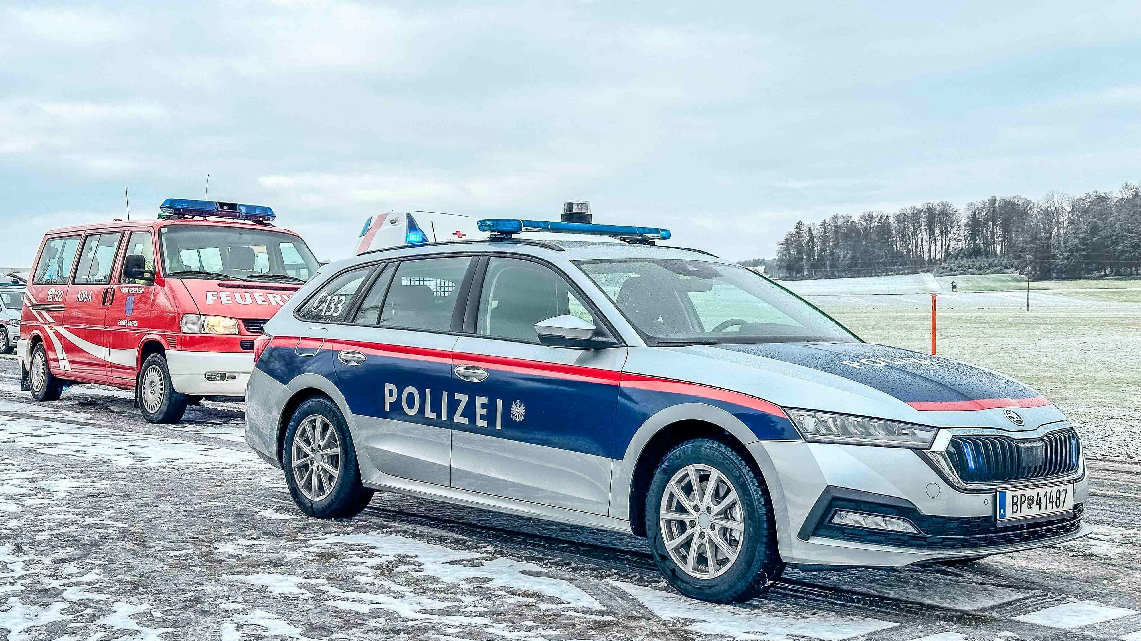 Für die Dauer des Einsatzes musste die Autobahn gesperrt werden. Symbolbild. 