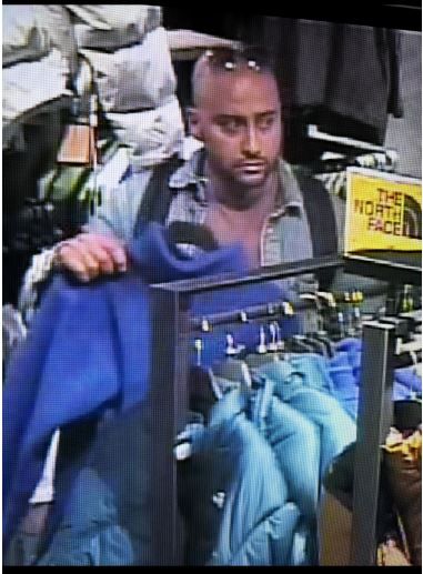 Die Polizei fahndet nach diesem Mann.