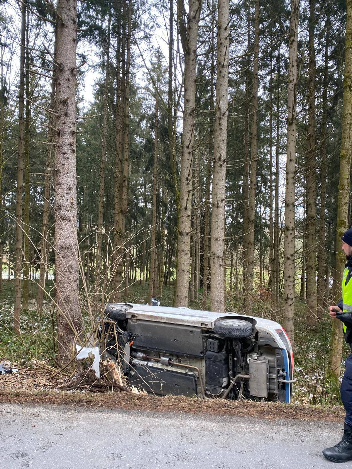 Am Dienstag ereignete sich im Bezirk Vöcklabruck ein tödlicher Verkehrsunfall. 