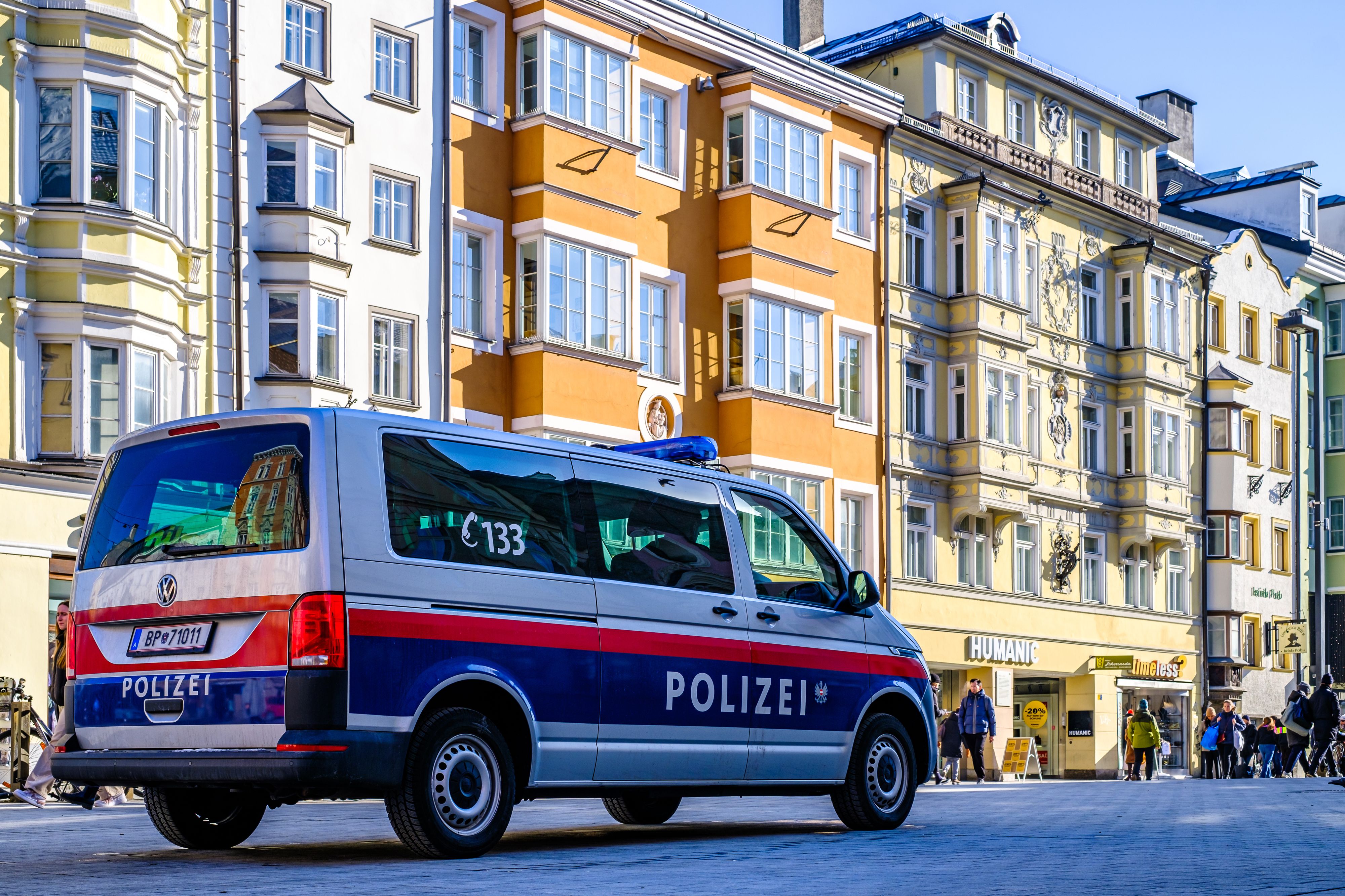 Die Jugendliche erstattete letztlich Anzeige bei der Polizei. (Symbolbild)
