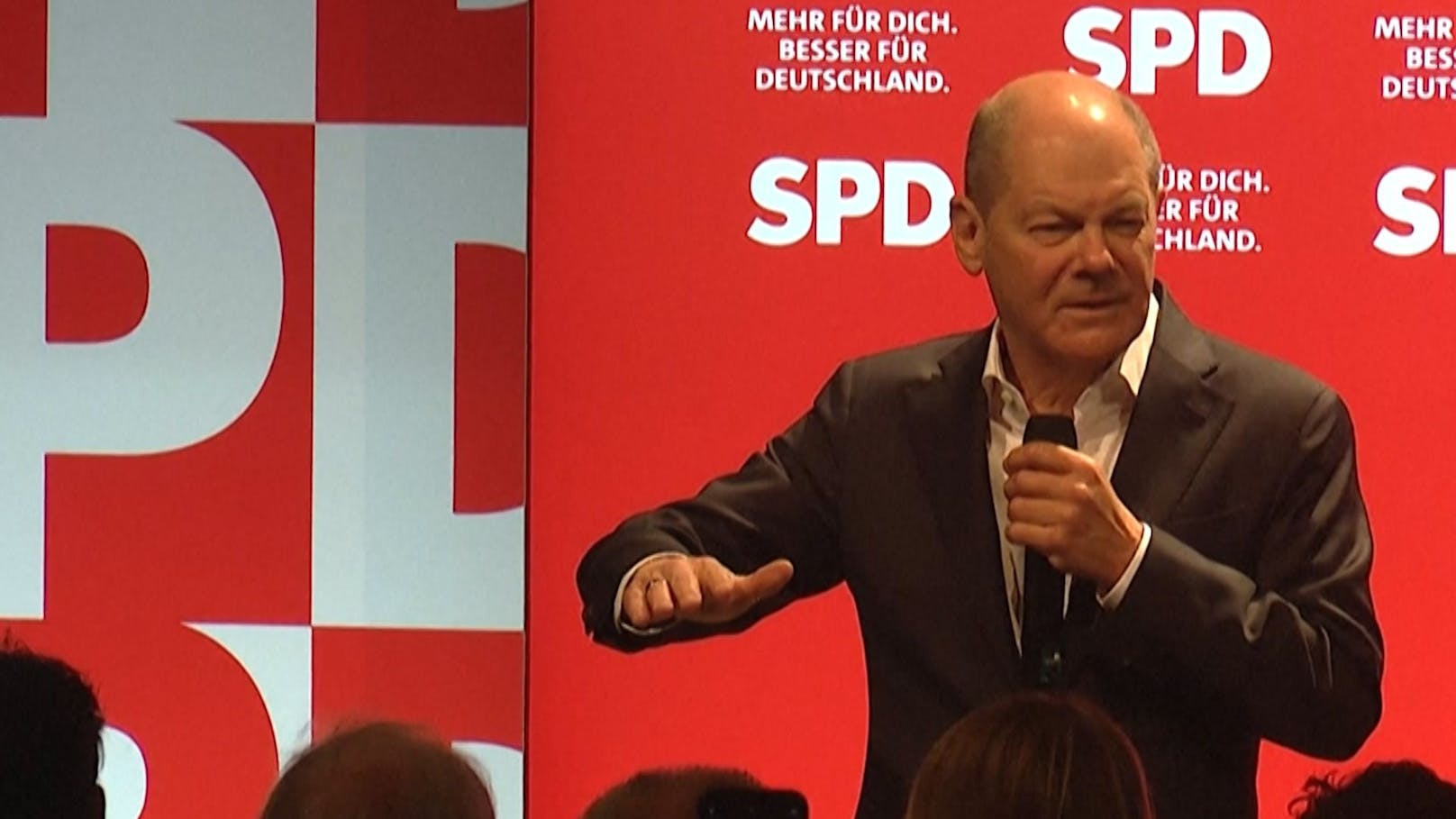 Olaf Scholz: "Nehmen Sie die Wahlprogramme ernst"