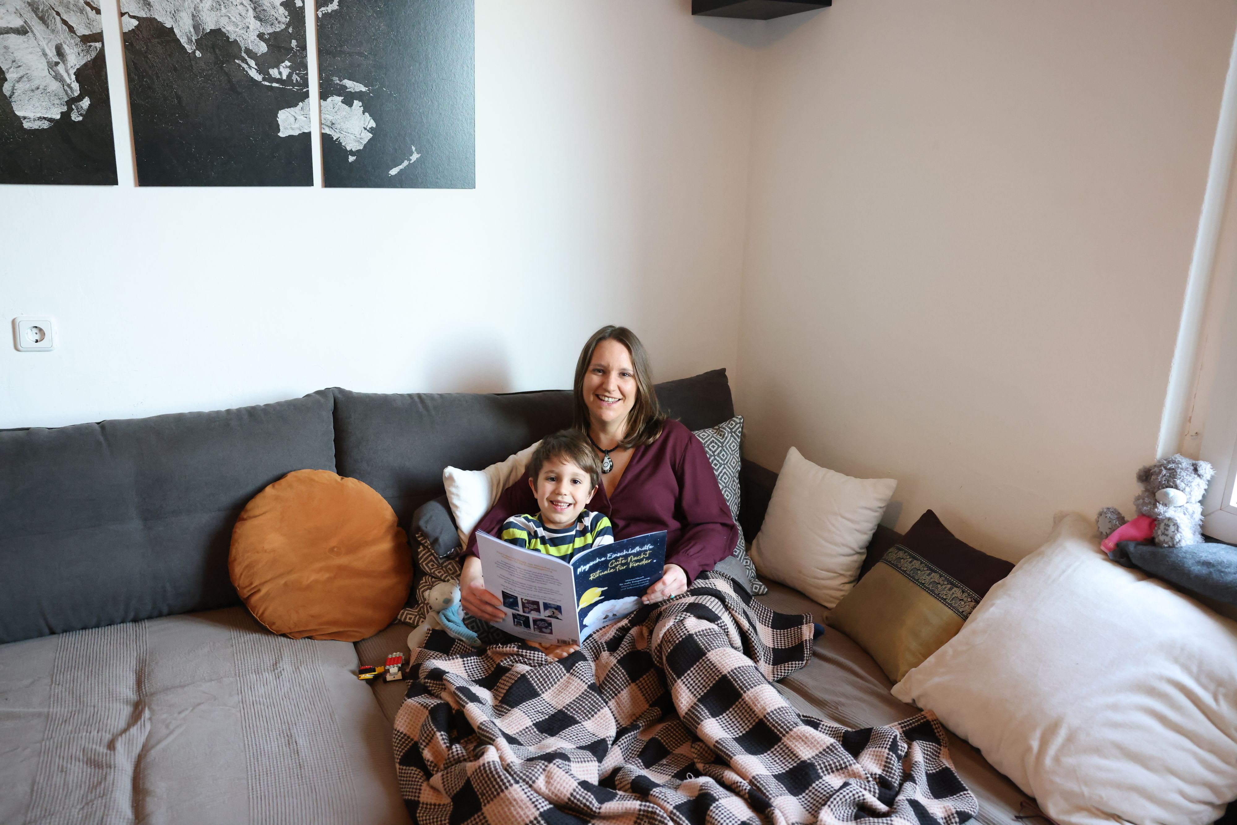 Das Buch zur Einschlafhilfe ist bei Eva Juratovac und ihrem Sohn Jakob regelmäßig im Einsatz.