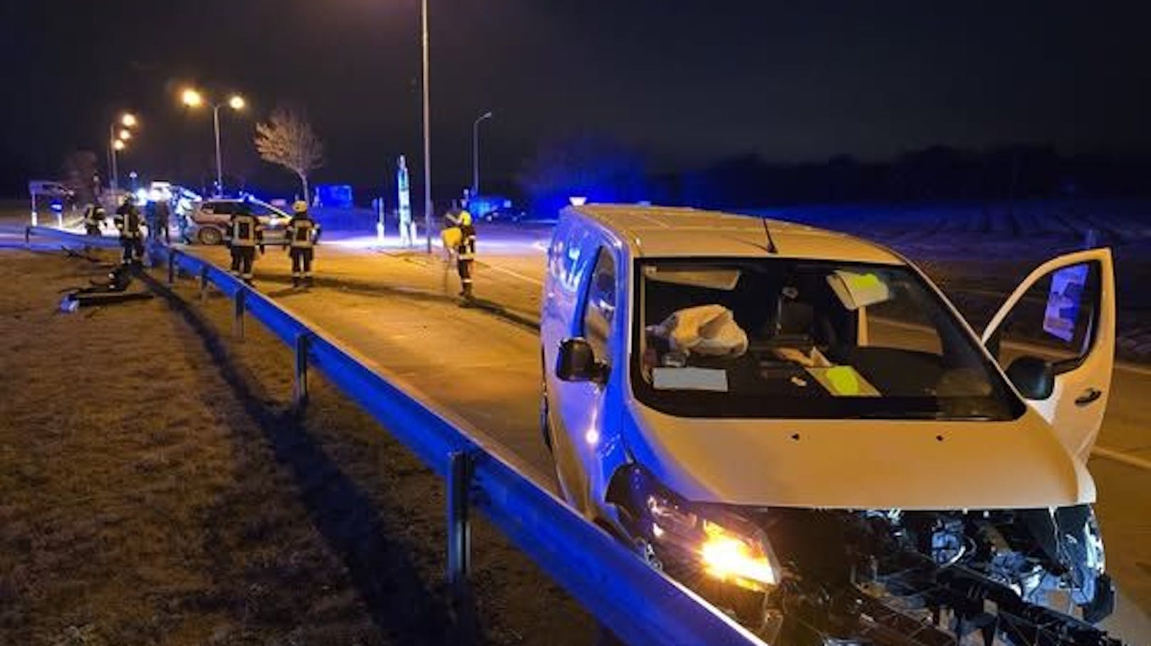 Betrunkener Autofahrer raste über Kreisverkehr