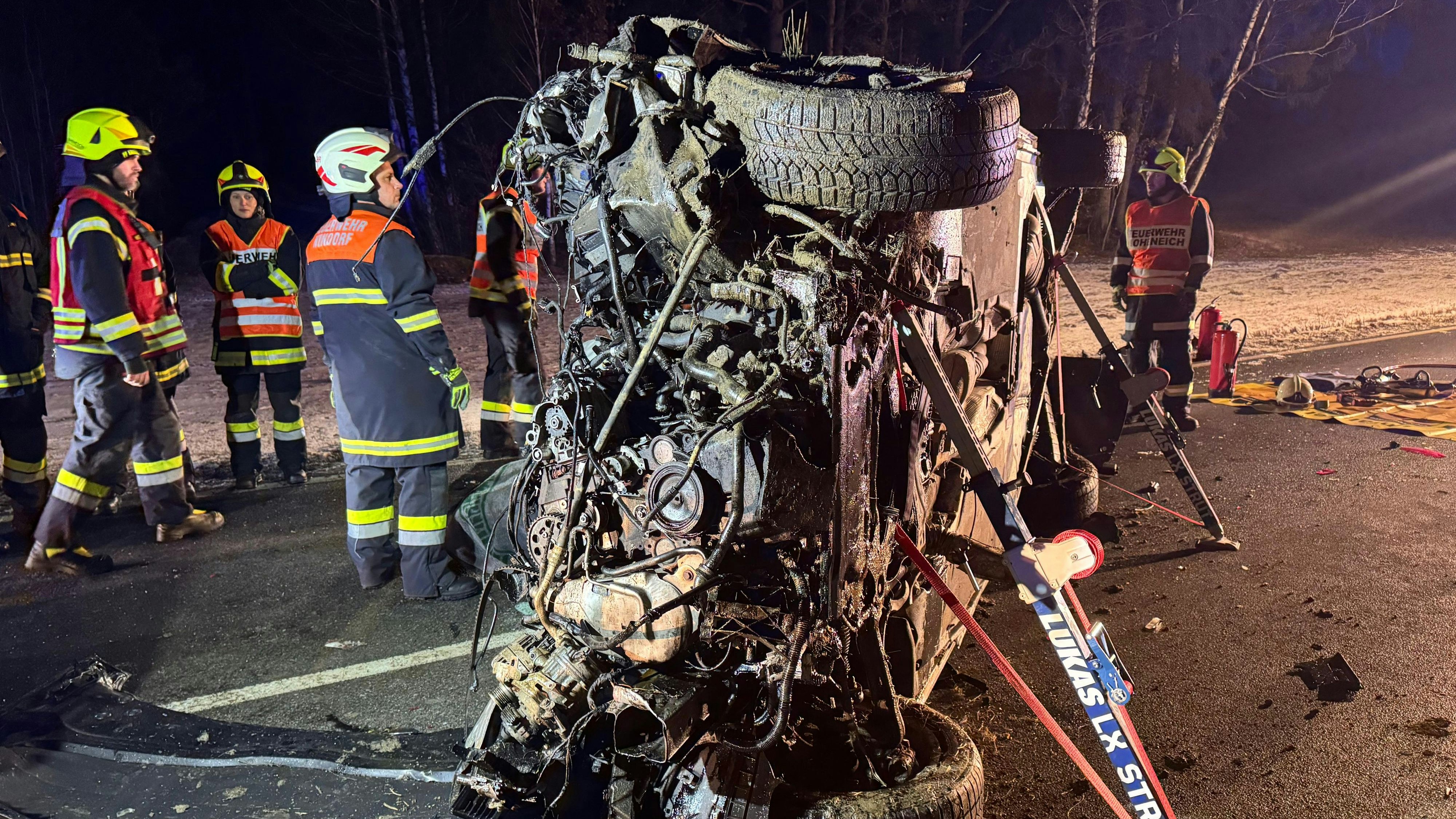 Heute.at - Junger Alko-Lenker überschlug sich mit Auto mehrfach