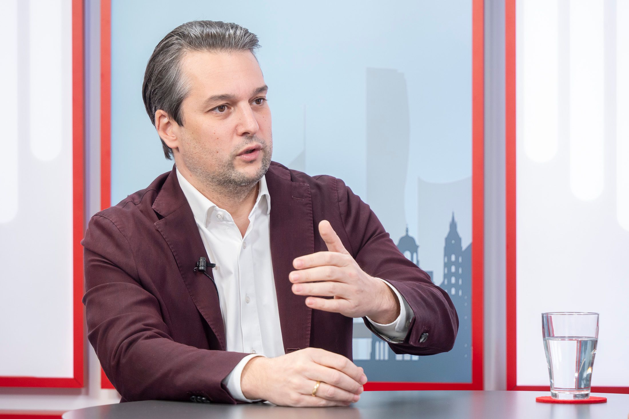 Wiens FPÖ-Chef Dominik Nepp kritisiert Wiener Wohnen scharf.