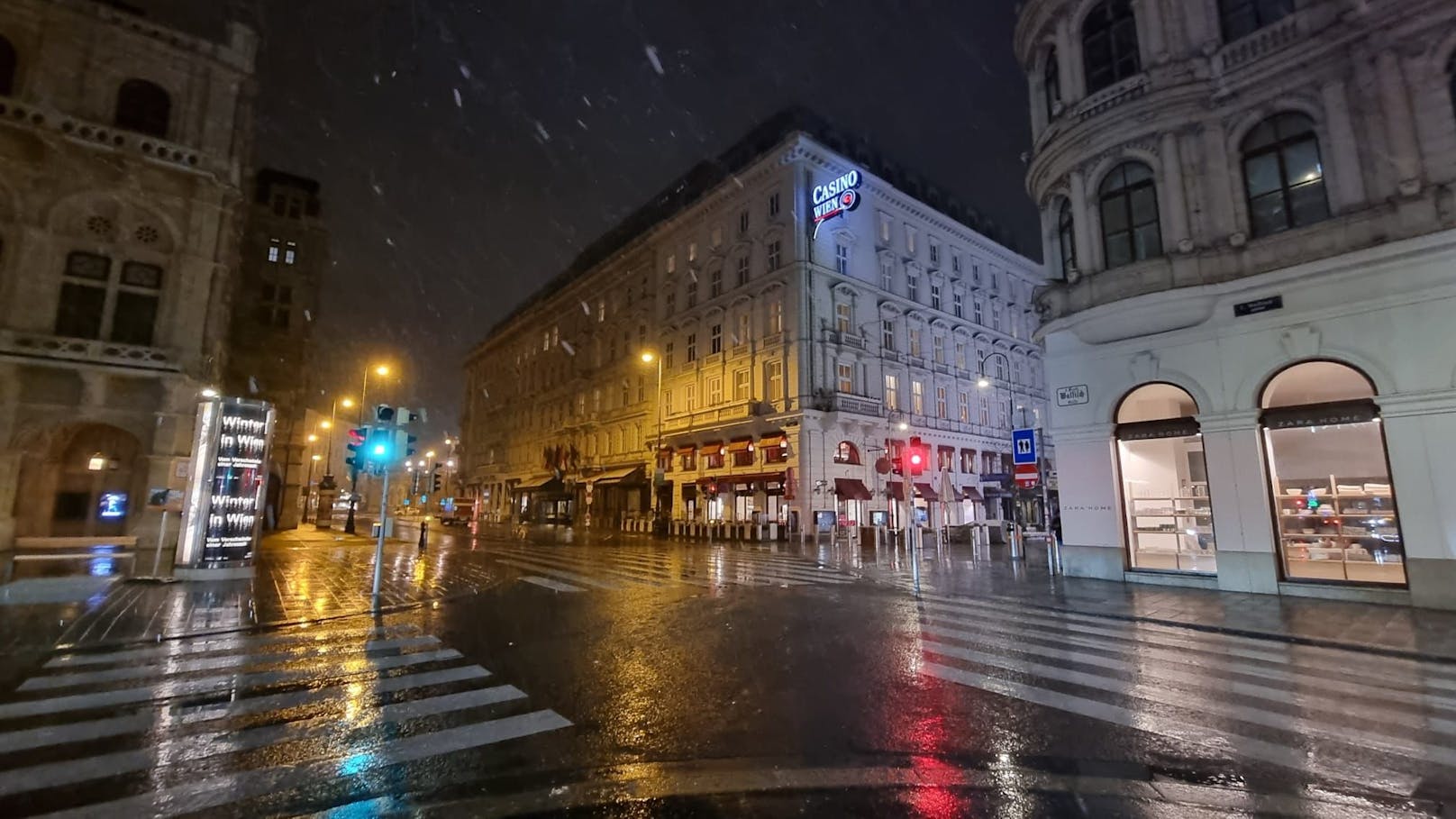 Gleich mehrere Bundesländer dürfen sich am Mittwoch über Schnee freuen – darunter auch die Bundeshauptstadt. "Heute" hat die Schneefotos aus den Bezirken.