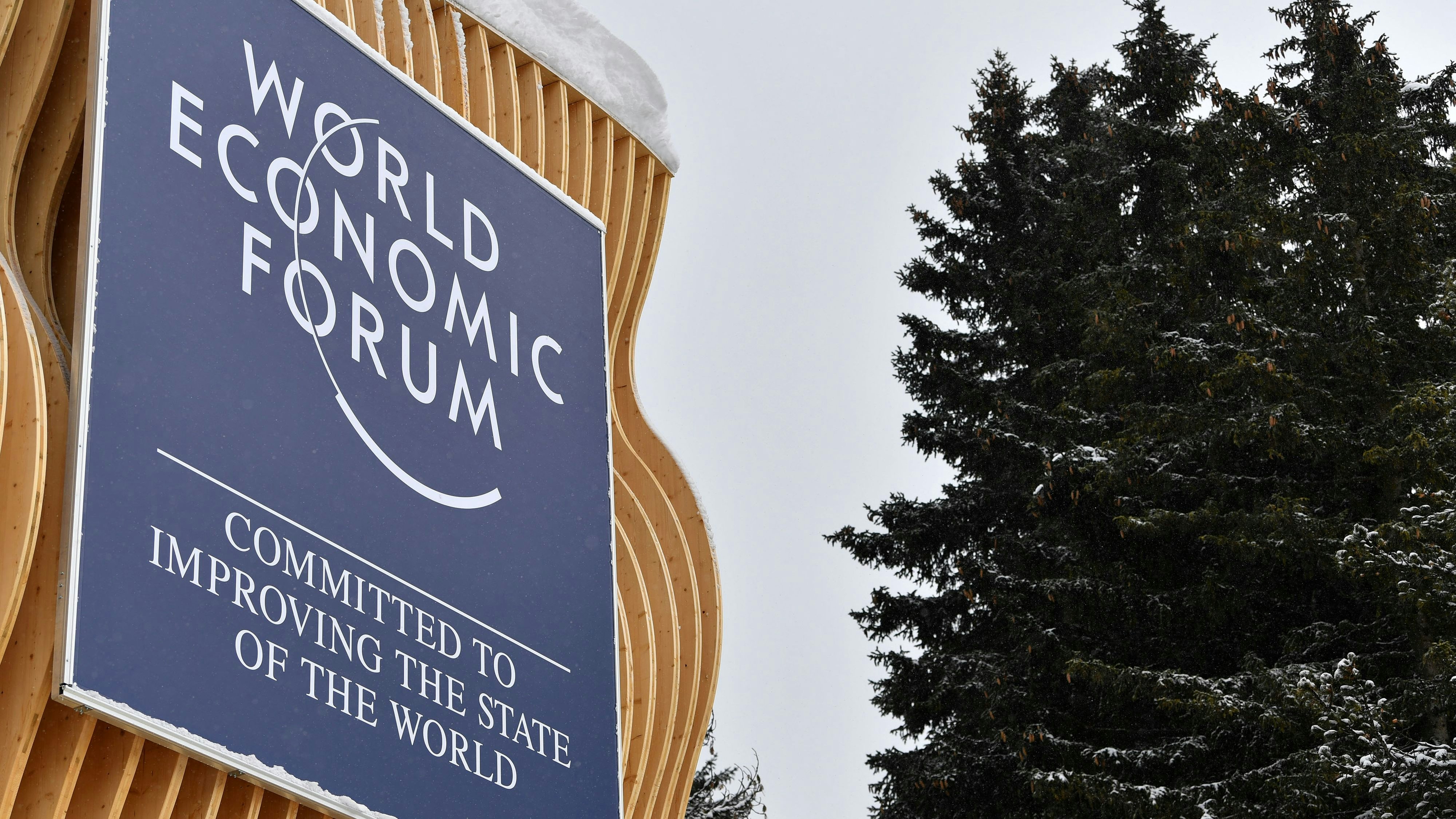 Download von www.picturedesk.com am 15.01.2025 (12:56).  (240120) -- DAVOS, Jan. 20, 2024 (Xinhua) -- A logo of the World Economic Forum (WEF) is seen in Davos, Switzerland, Jan. 19, 2024. The WEF concluded its 2024 annual meeting here on Friday, calling to rebuild trust in the face of global uncertainty. (Xinhua/Lian Yi).Xinhua News Agency / eyevine :...http://. - 20240119_PD18645 - Rechteinfo: Rights Managed (RM)
