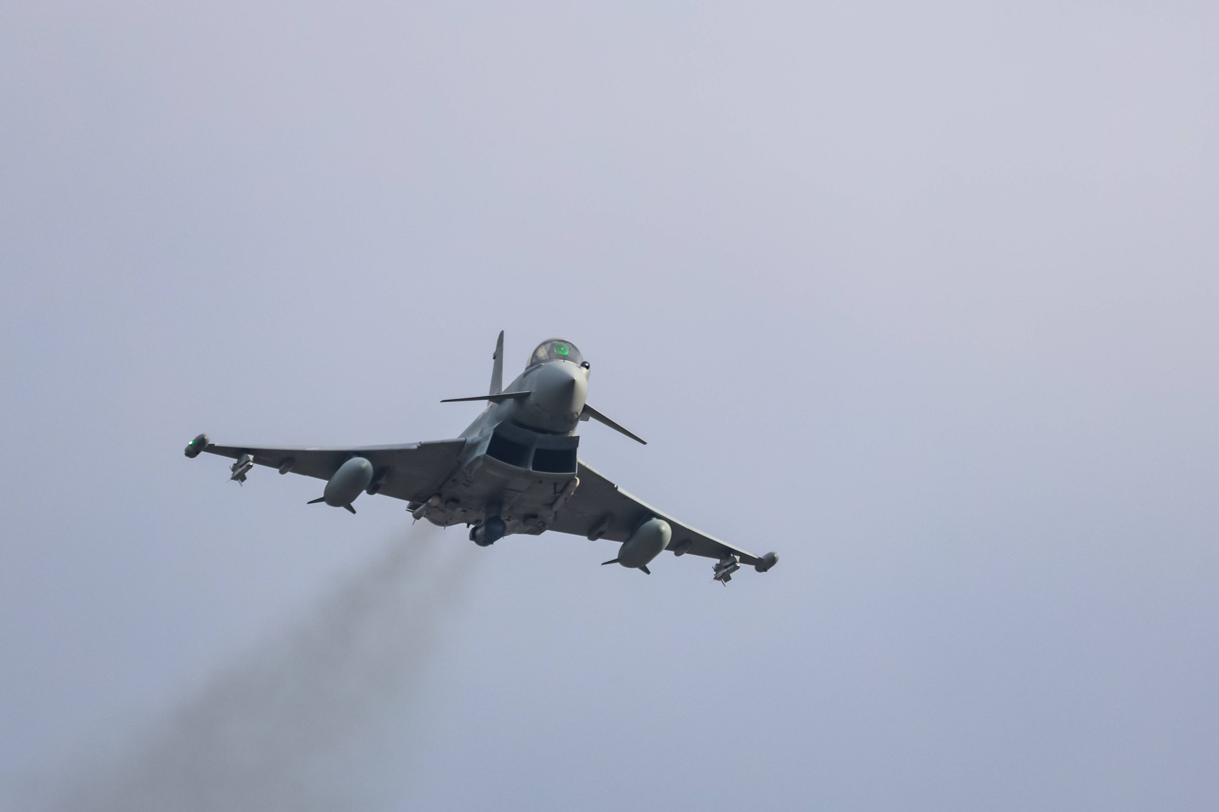 Polnische Kampfjets stiegen nach dem massiven Angriff auf die Westukraine auf.