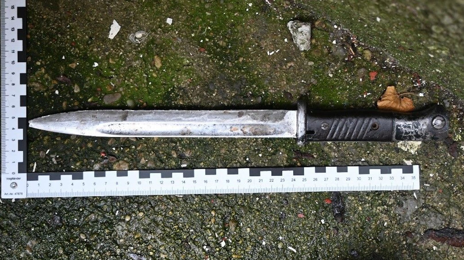 Polizei hilft, plötzlich hat 26-Jähriger Messer am Hals