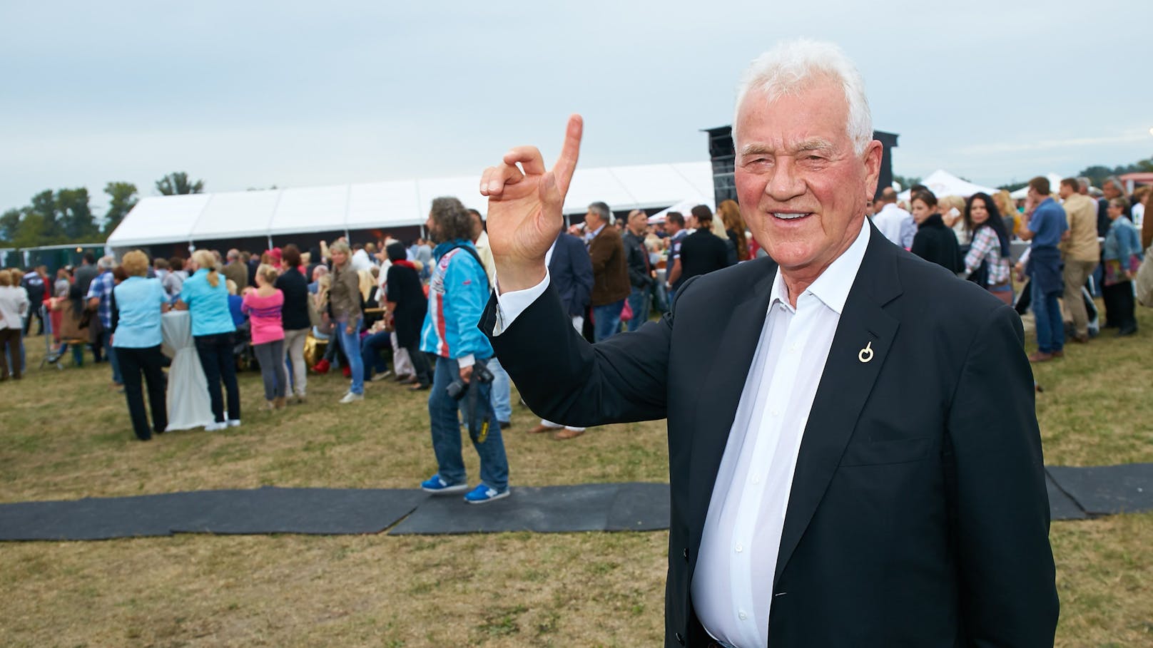 Ebreichsdorf: Frank Stronach hatte Pferdeareal ins Leben gerufen.