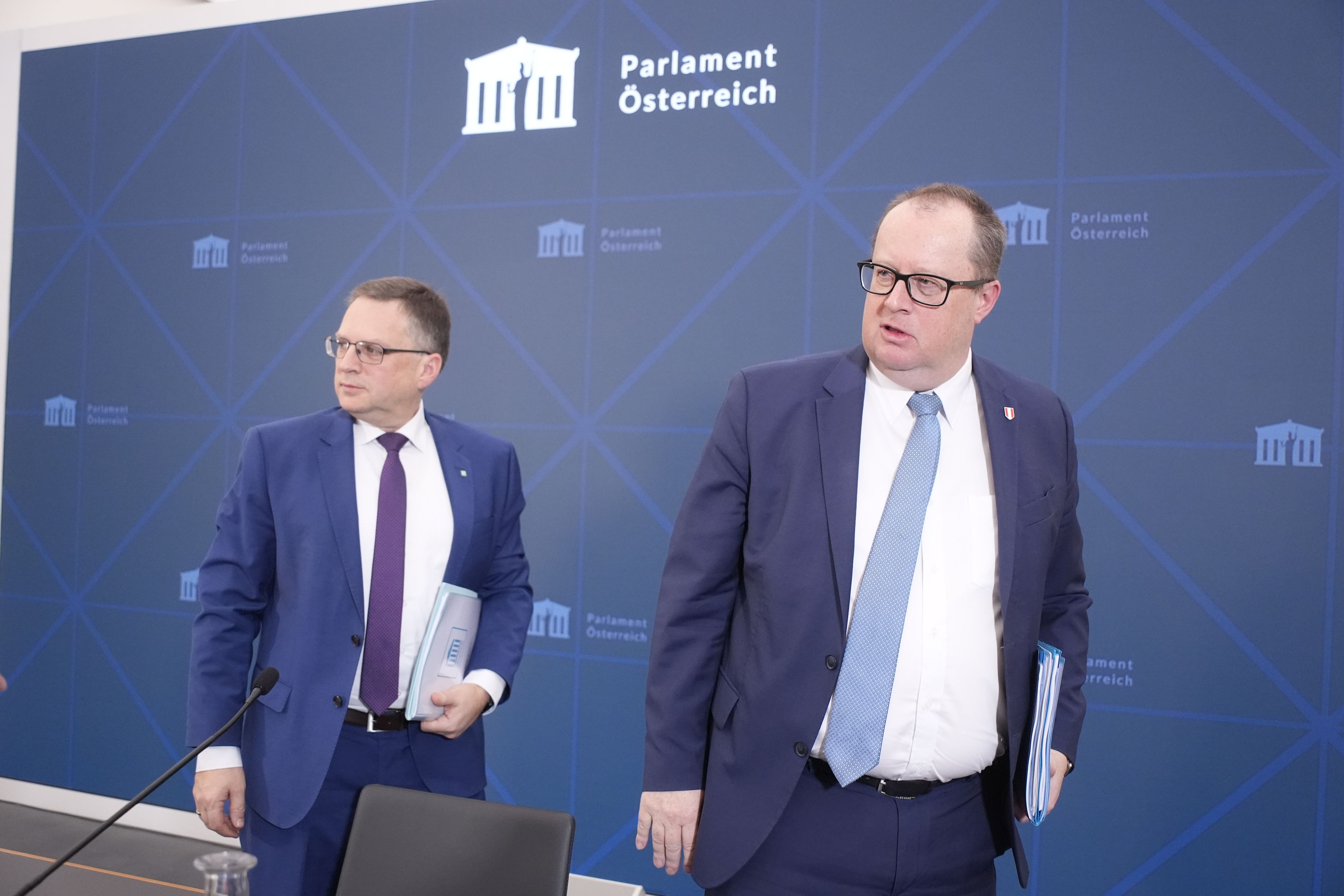 Am Donnerstag verkündeten FPÖ und ÖVP weitere Details zu ihrem Sparpaket. 