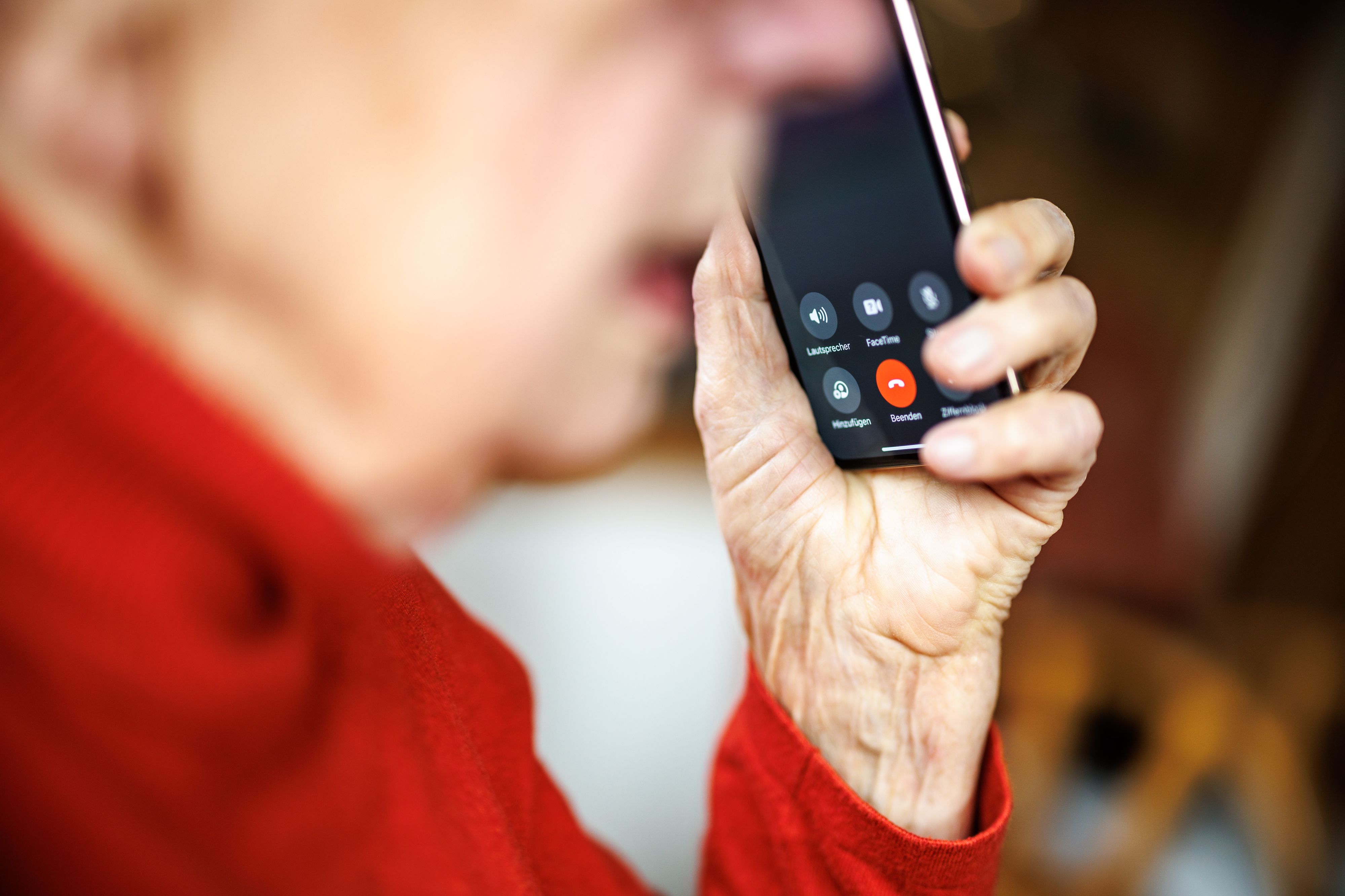 Eine 61-jährige Frau wurde Opfer eines Betrügers (Symbol)