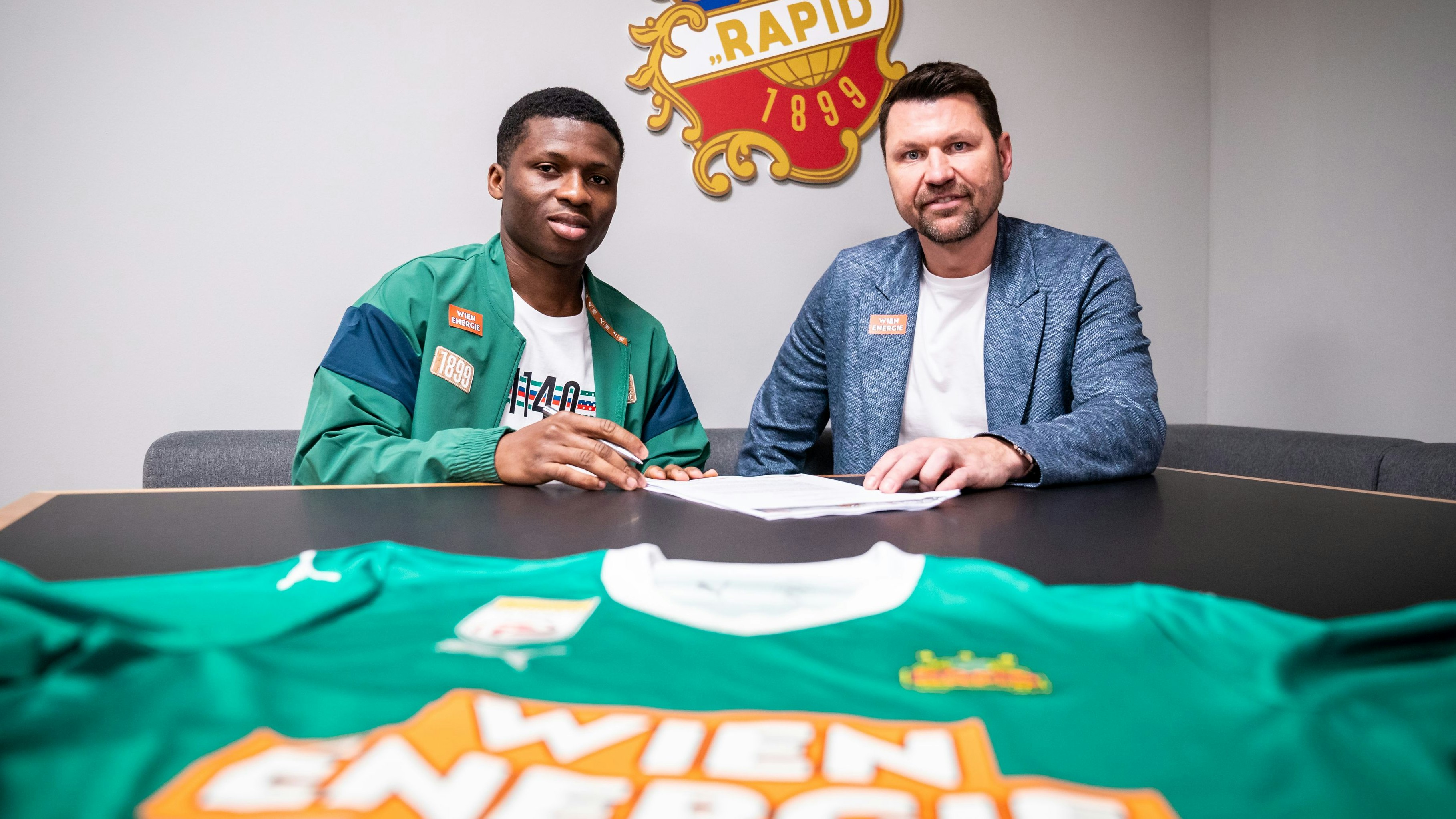 Heute.at - Tinte trocken! Rapid macht Amane zum Rekordeinkauf