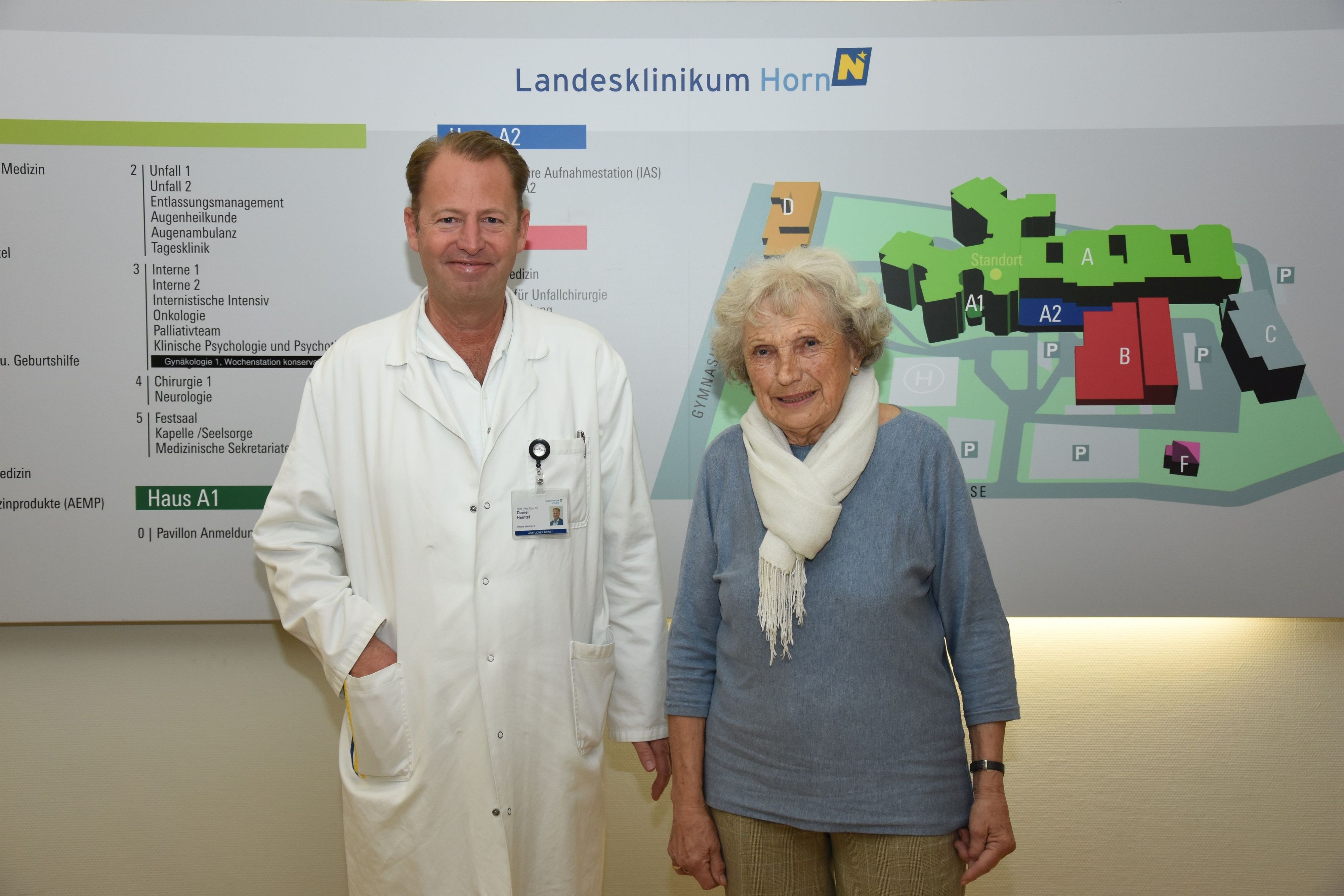 Heute kann Eveline M. wieder lachen. Die 80-Jährige fühlt sich mit ihrer Erkrankung im Horner Spital gut aufgehoben.