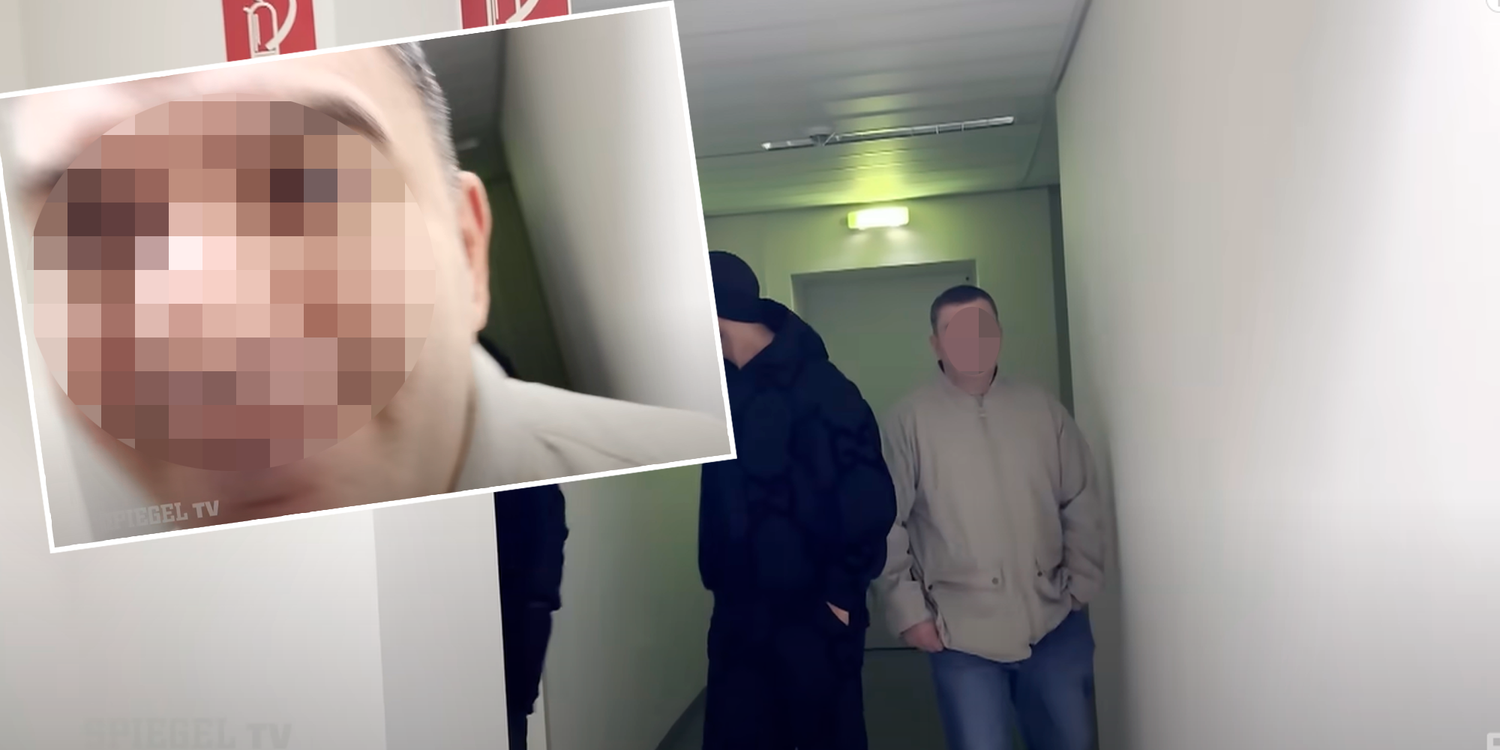 Das Clanmitglied schlägt einfach zu.