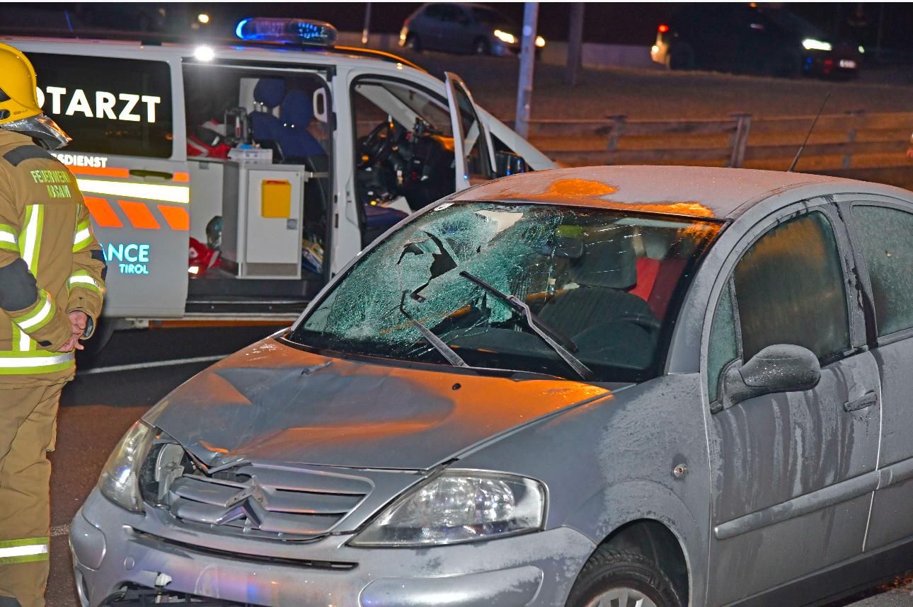 Ein schwerer Unfall ereignete sich am Freitagmorgen in Absam in Tirol.