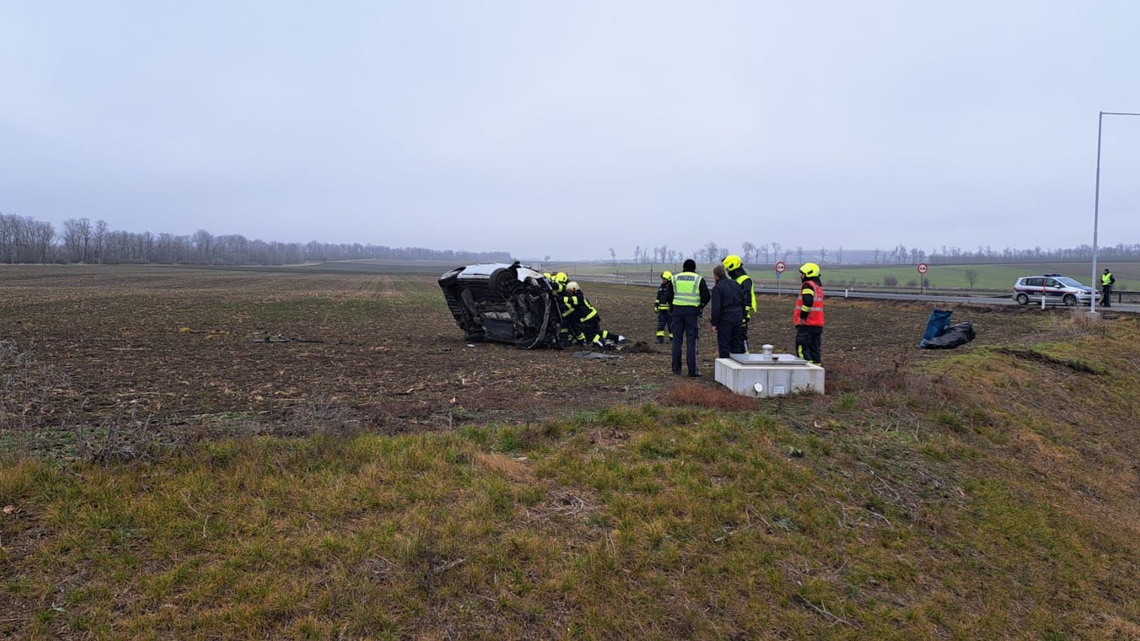 Schwerer Unfall beim Kreisverkehr am Ende der S3 bei Guntersdorf 