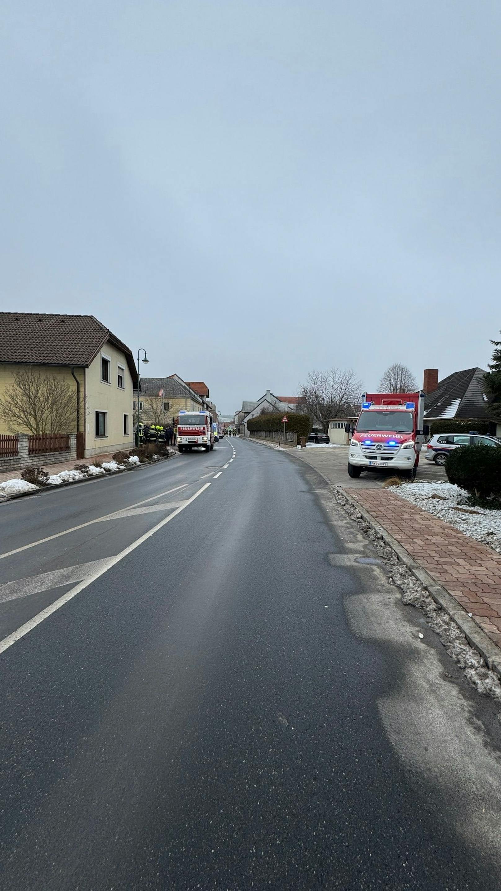 Zimmerbrand: Mehrere Feuerwehren in NÖ im Einsatz