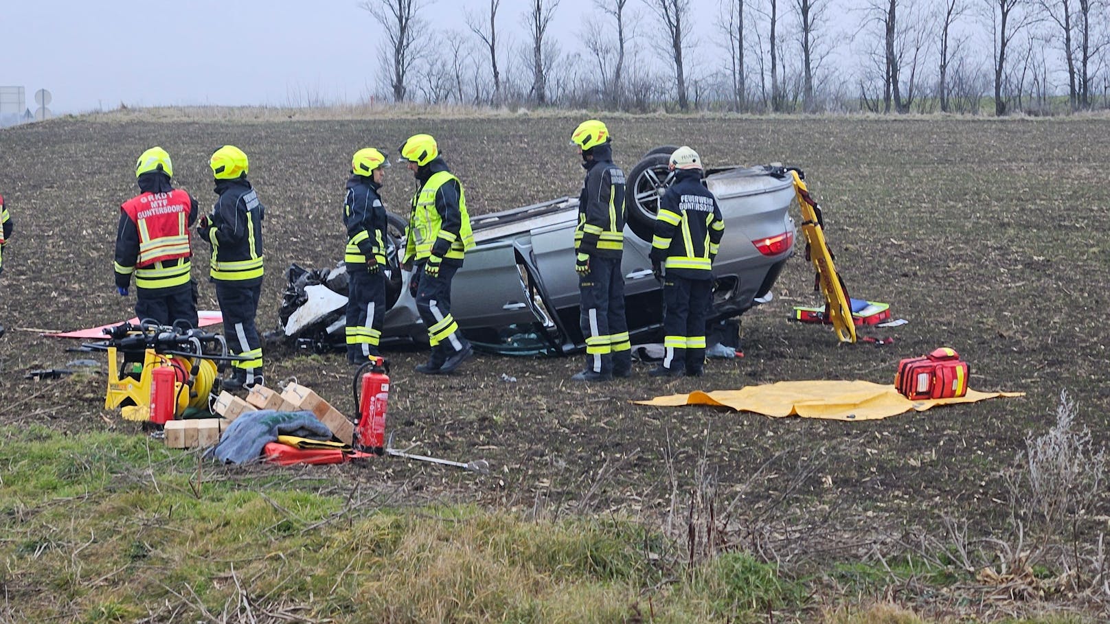 Schwerer Unfall – Verletzter in Wrack eingeklemmt