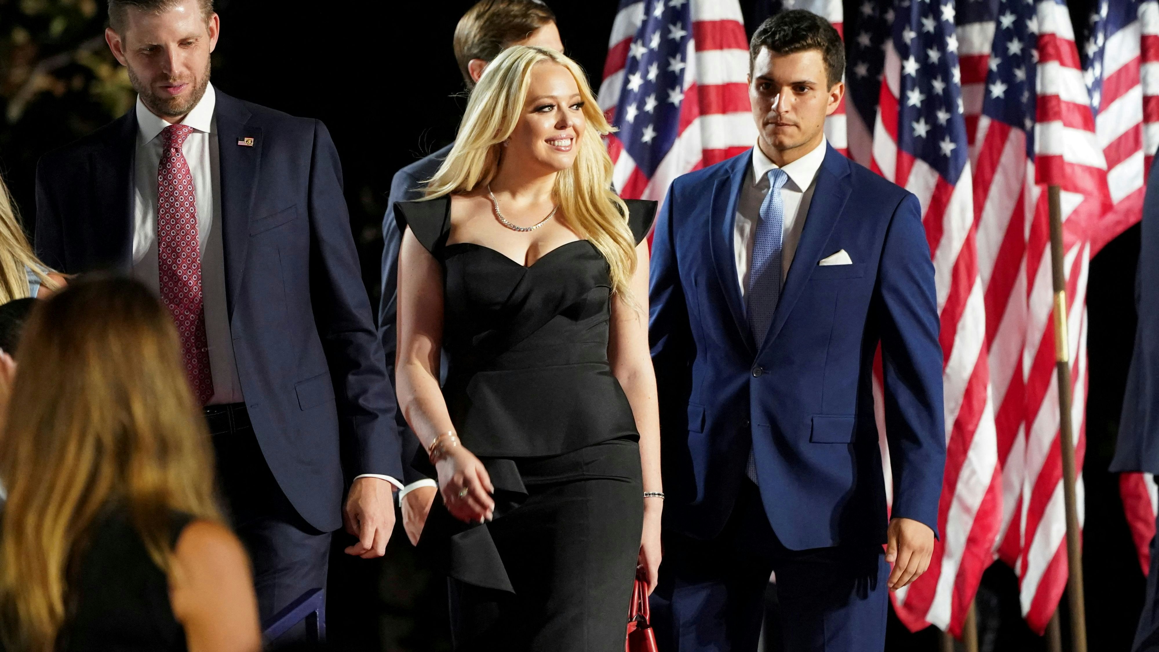 Tiffany Trump und Ehemann Michael Boulos am Nominierungskonvent der Republikaner im Juli 2024 in Milwaukee. Im Vordergrund Tiffanys Halbbruder Eric Trump