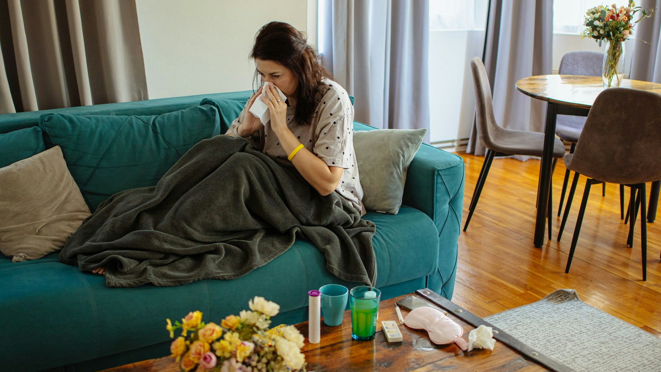 Gegen den Vorschlag, bei Kurz-Krankenständen Urlaub nehmen zu müssen, regt sich massiver Widerstand.