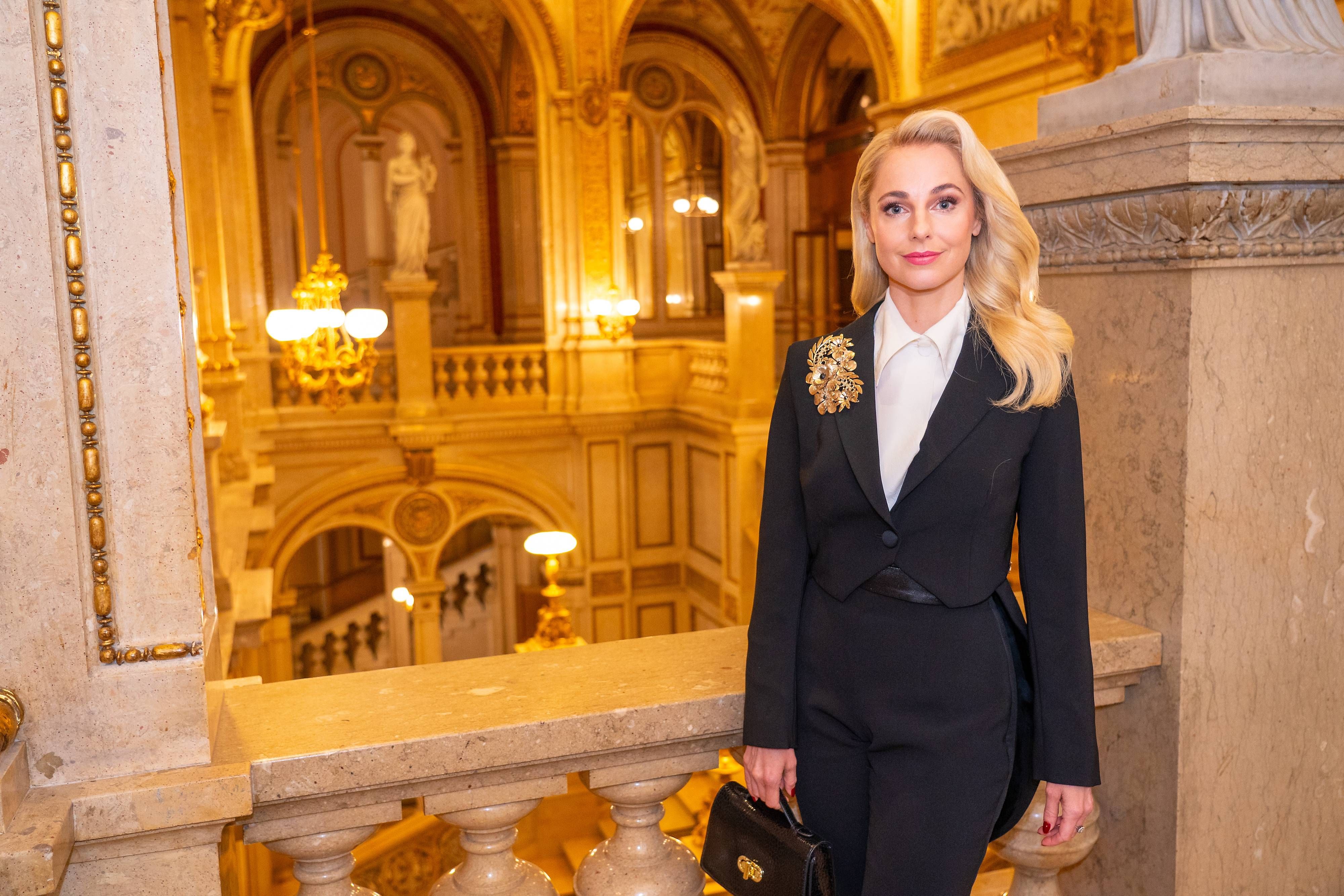 Silvia Schneider wird mit einer Welle an Hasskommentaren im Internet konfrontiert.