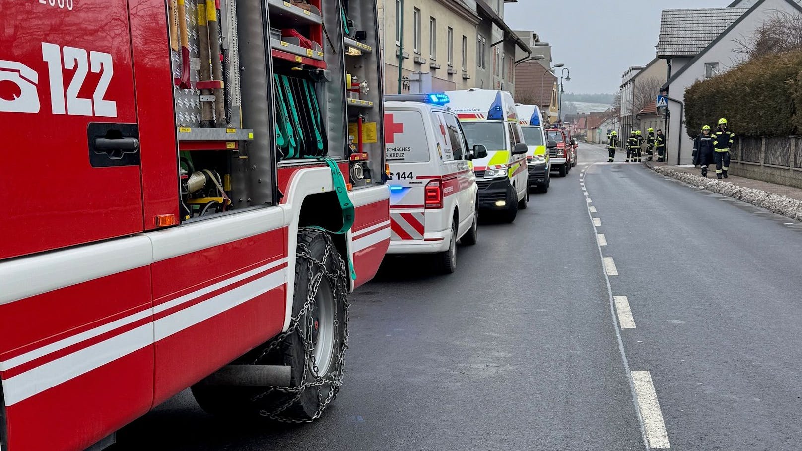 Zimmerbrand: Mehrere Feuerwehren in NÖ im Einsatz