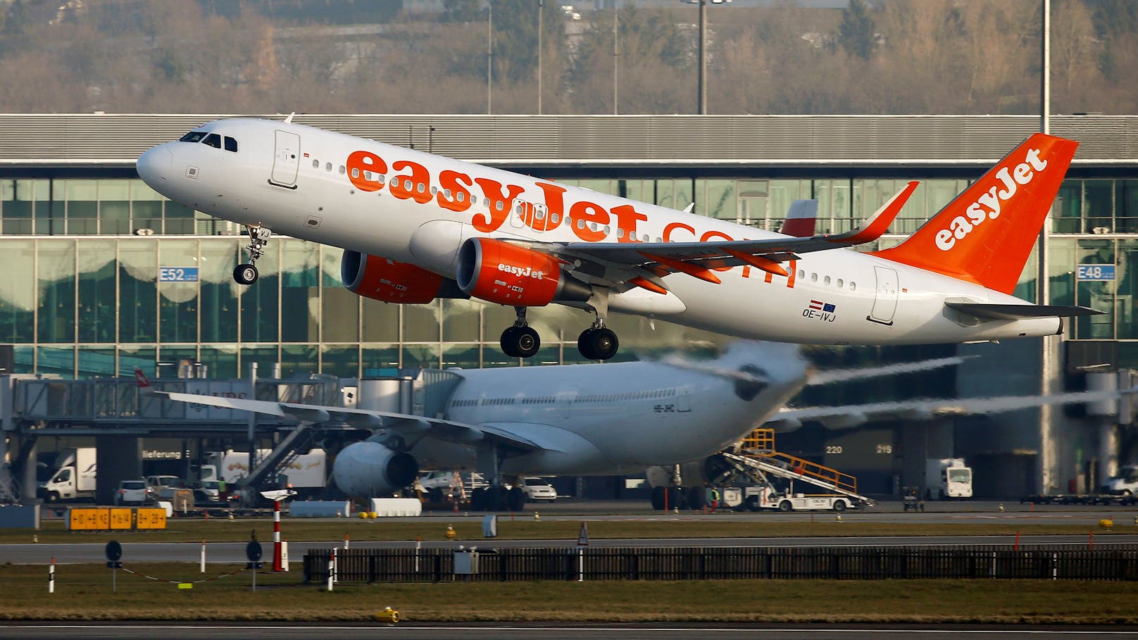 Easyjet muss wegen Prügelei zweier Frauen umkehren