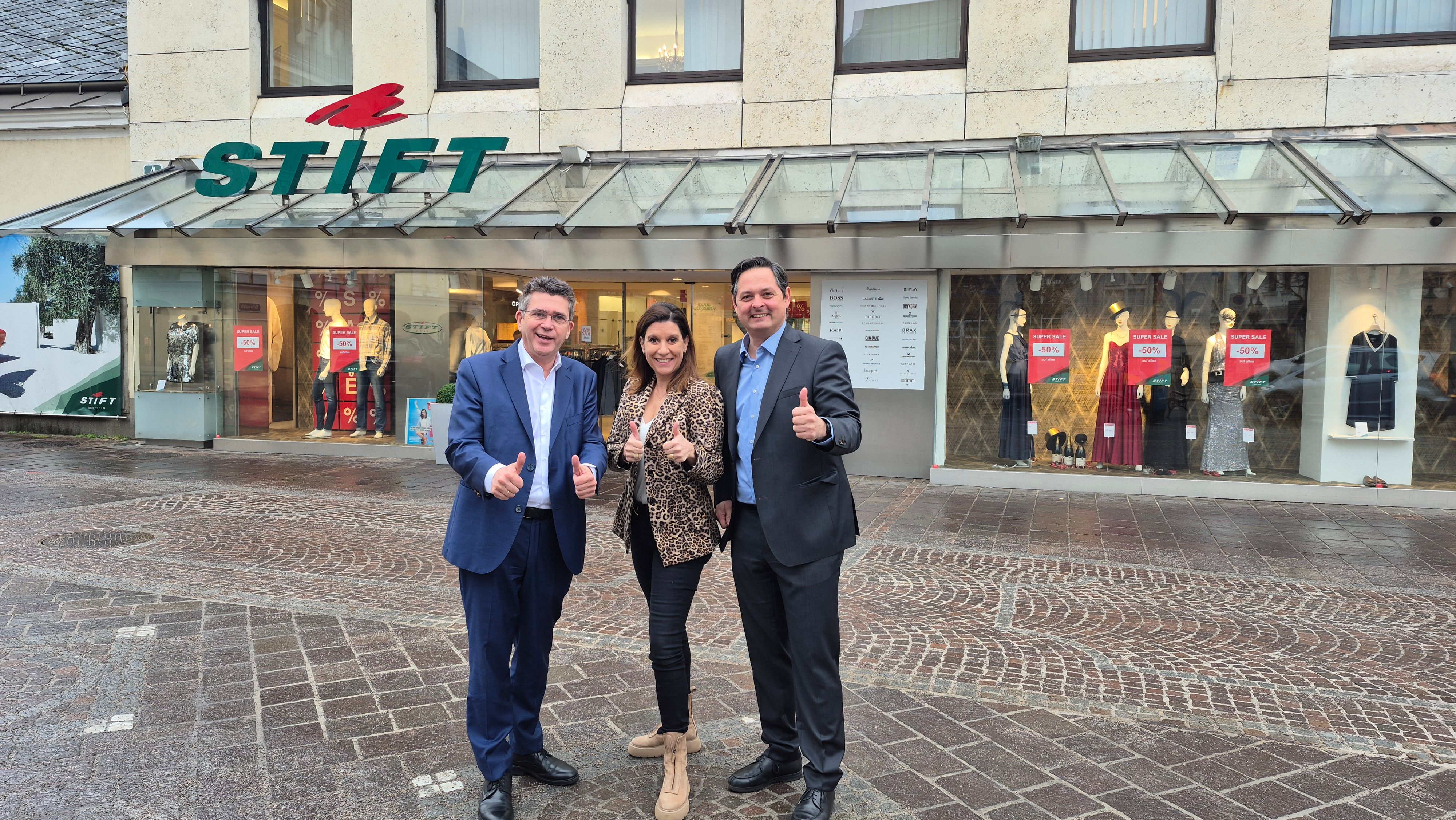 Bürgermeister Peter Eisenschenk, Nina Stift und Wirtschaftsstadtrat Lucas Sobotka (v.l.)