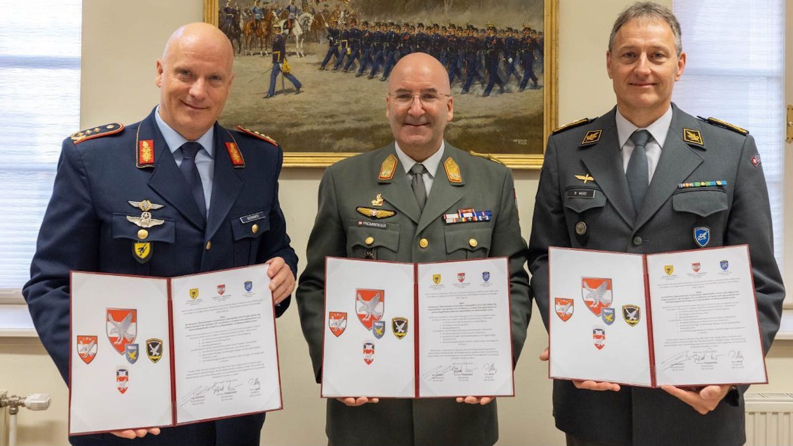 Generalleutnant Ingo Gerhartz, Schweiz, Divisionär Peter Merz, Deutschland und Generalmajor Gerfried Promberger, Österreich.