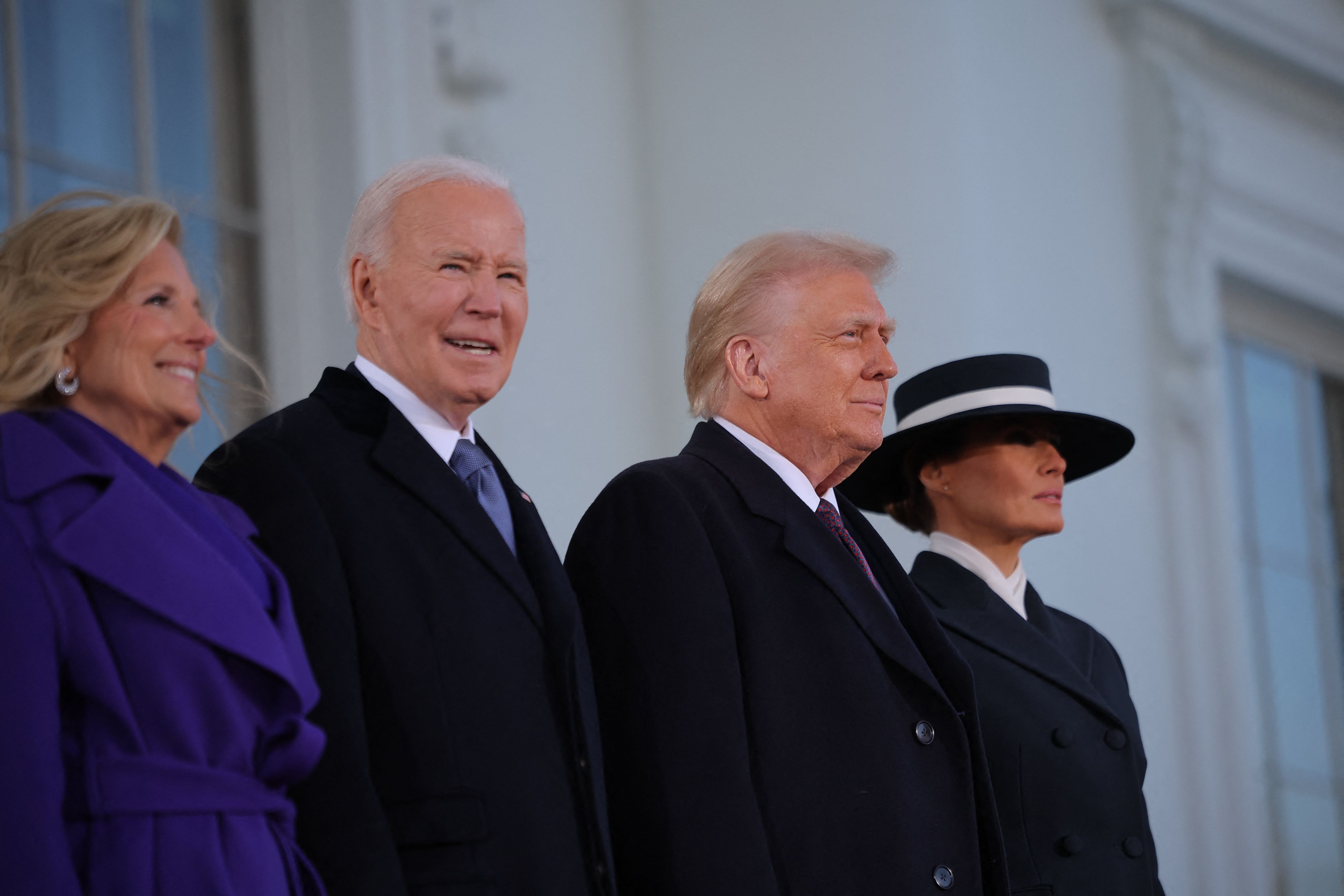 Der ehemalige US-Präsident Joe Biden mit seinem Vor,- und Nachfolger Donald Trump.
