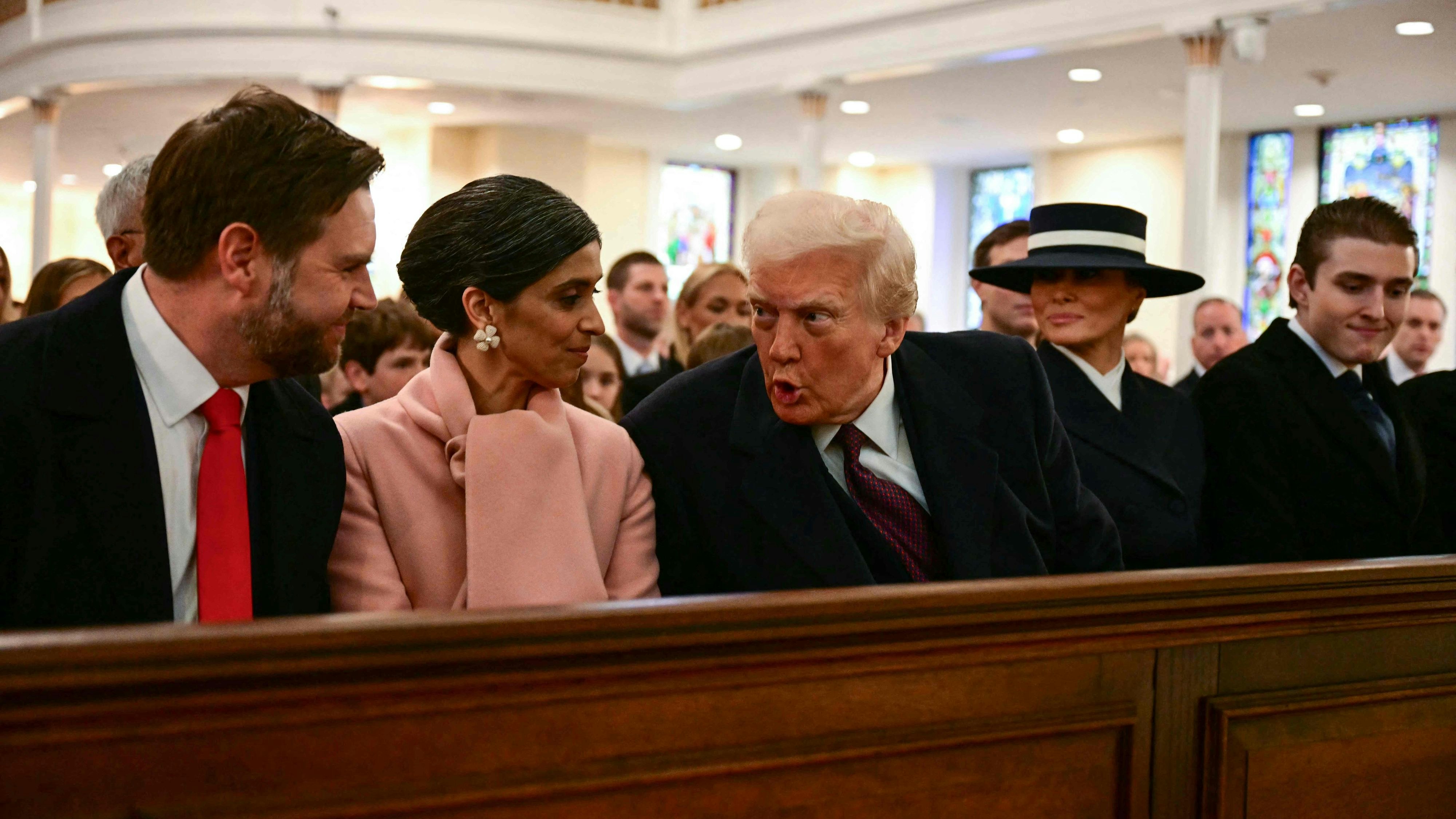 Donald Trump, Vizepräsident JD Vance, Usha Vance, Melania und Barron Trump in der Episcopal Church