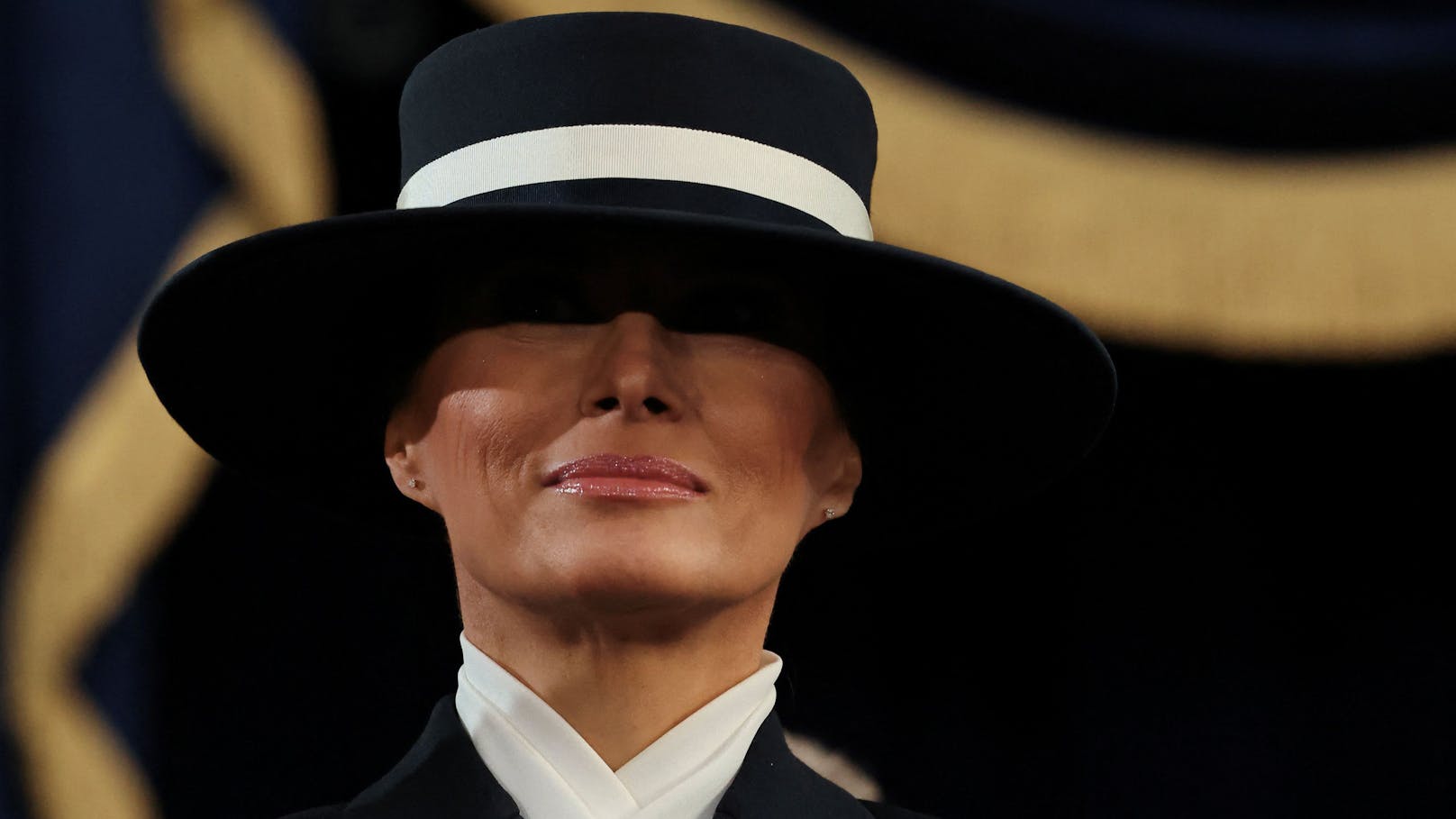 Melania Trumps Hut stiehlt Donald komplett die Show