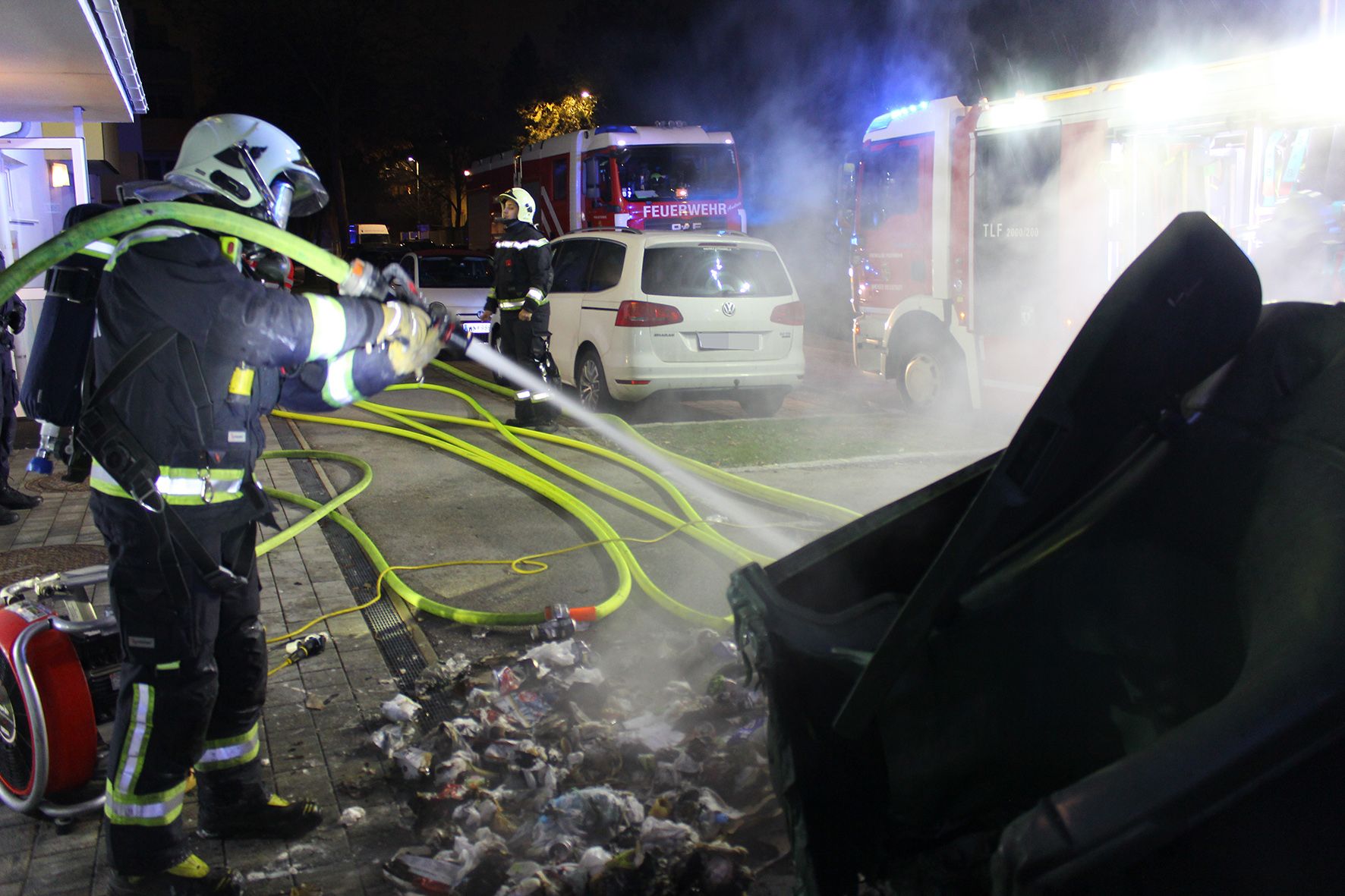 Ein Müllcontainer war in Brand geraten: Die Feuerwehr musste anrücken.