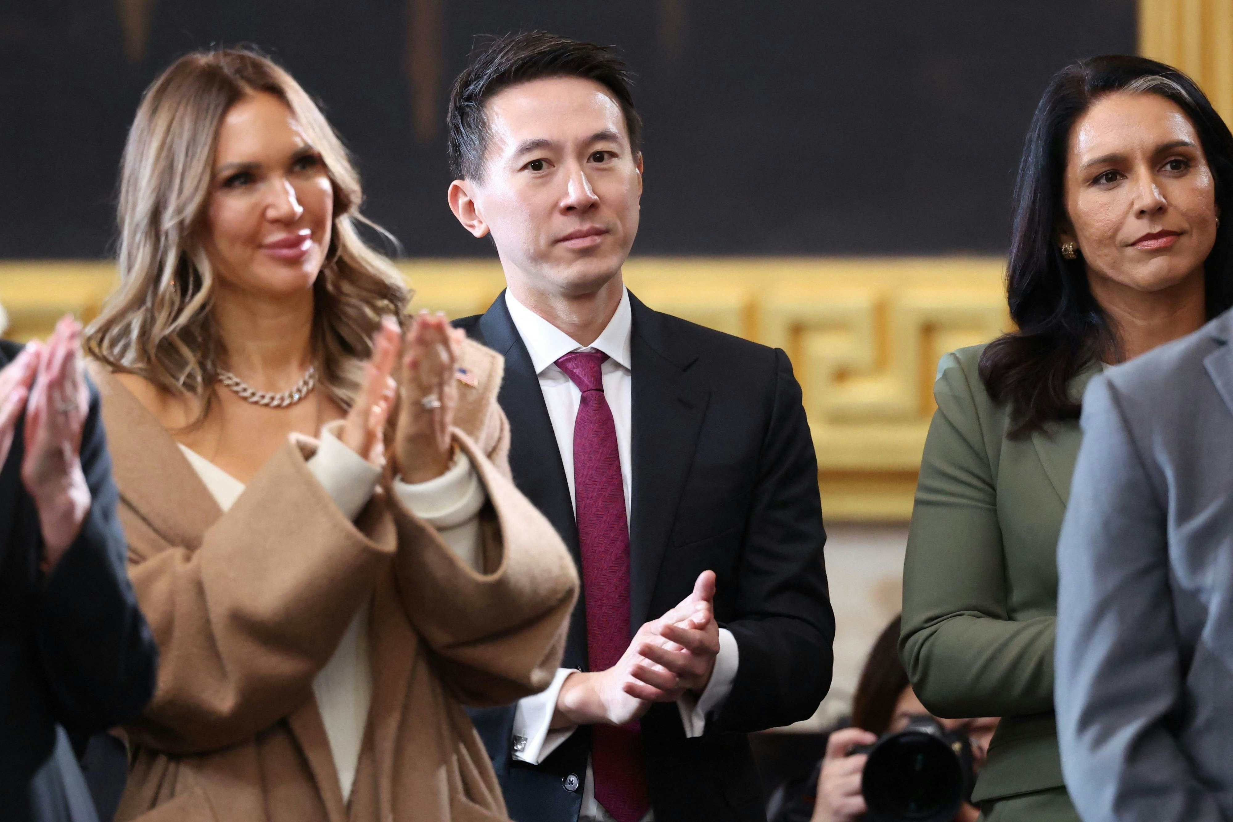 Shou Zi Chew, CEO von TIKTok, mit Tulsi Gabbard, designiert als Director of National Intelligence (DNI)  