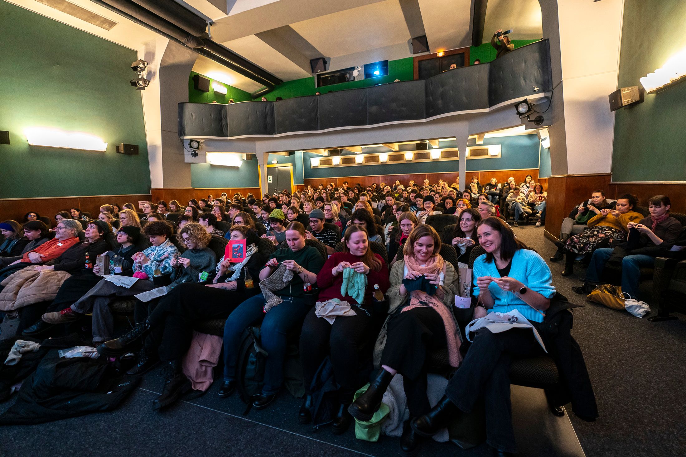Neue Masche: Im Kino wird nun gestrickt.