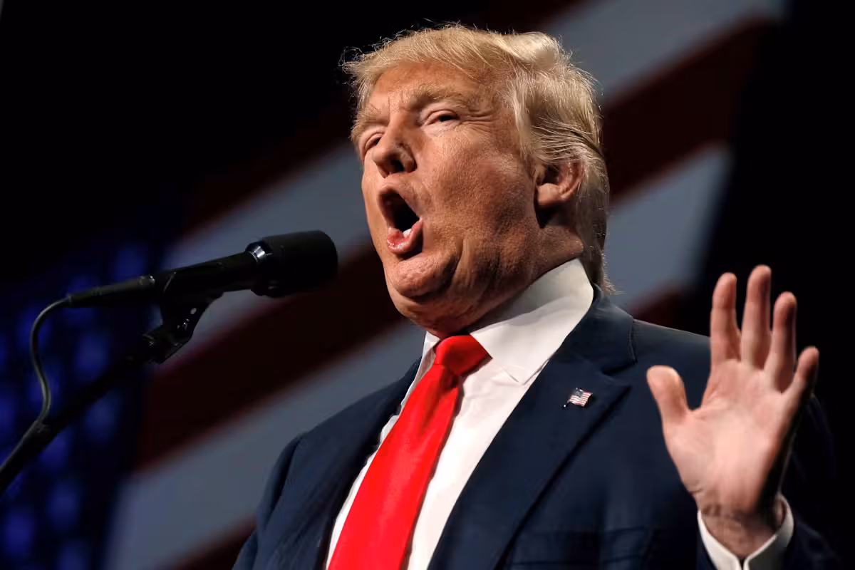 Donald Trump hat eine Verfügung unterzeichnet, die Schulen verbietet, Rassismus- und Gender-Themen zu unterrichten.