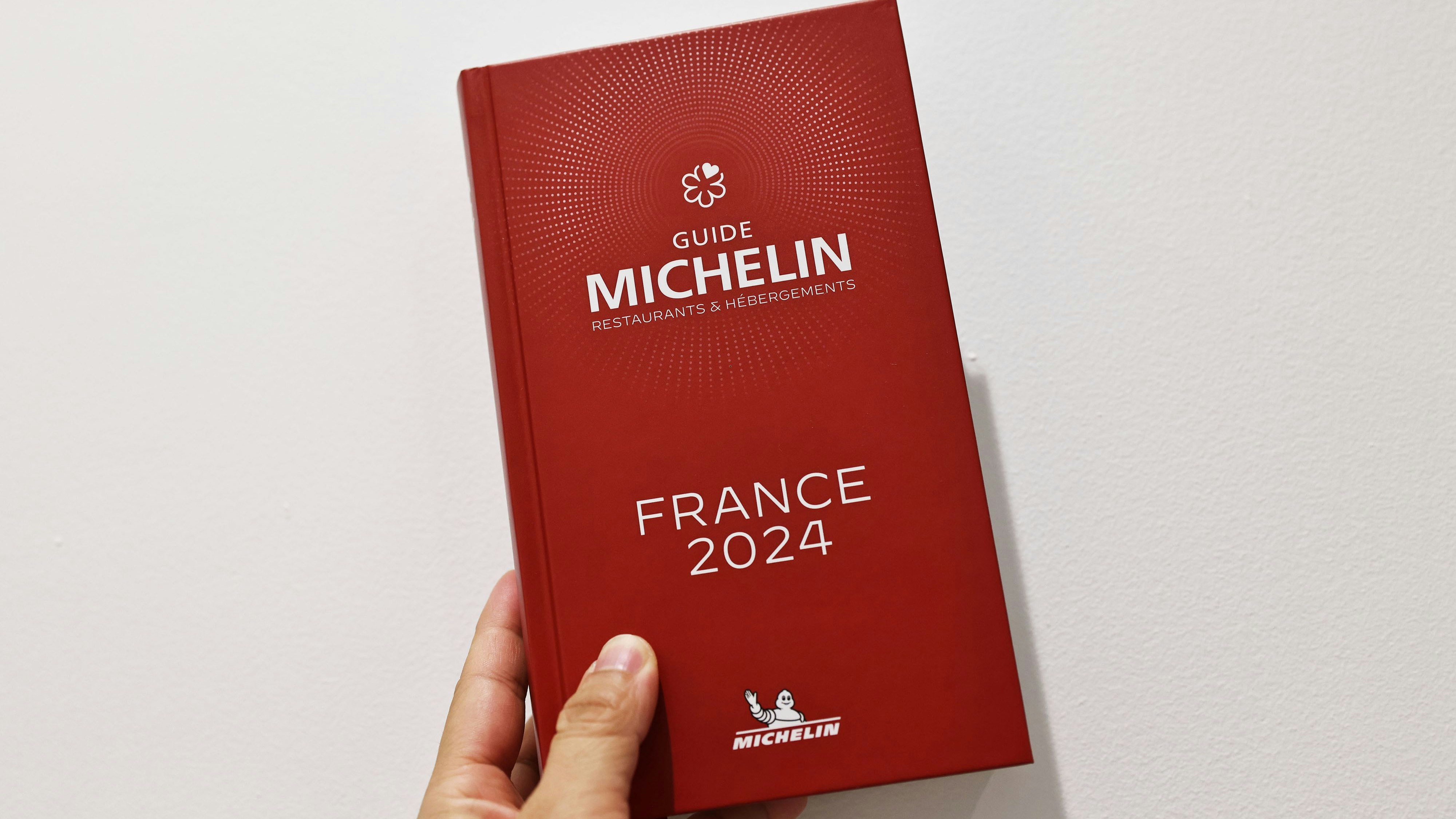 In Frankreich und ausgesuchten weiteren Ländern erscheint der Guide Michelin auch noch in gedruckter Form. Die neue Österreich-Ausgabe gibt es nur mehr digital