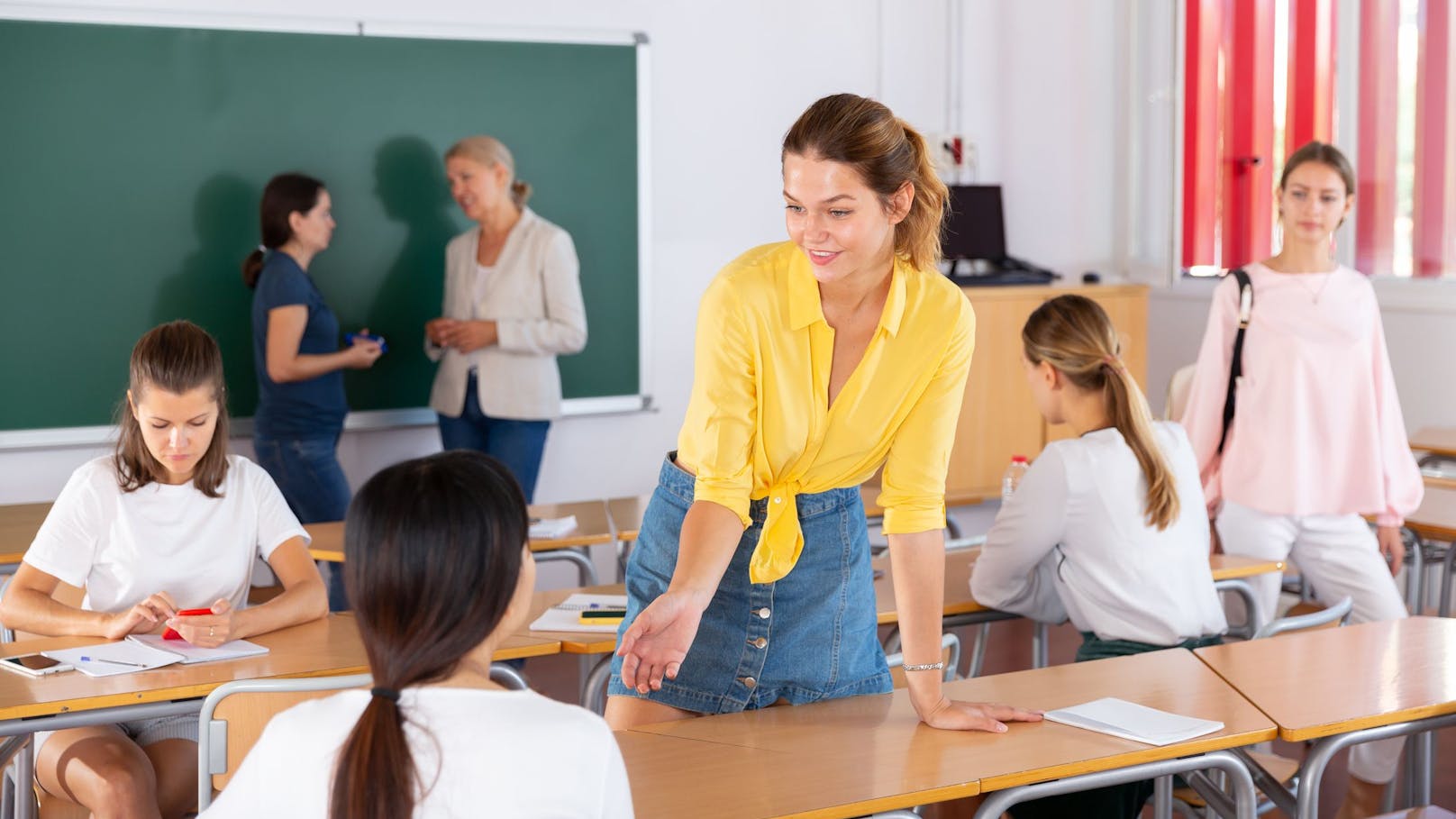 Schulen bekommen Hilfskräfte – "kein Plan erkennbar"