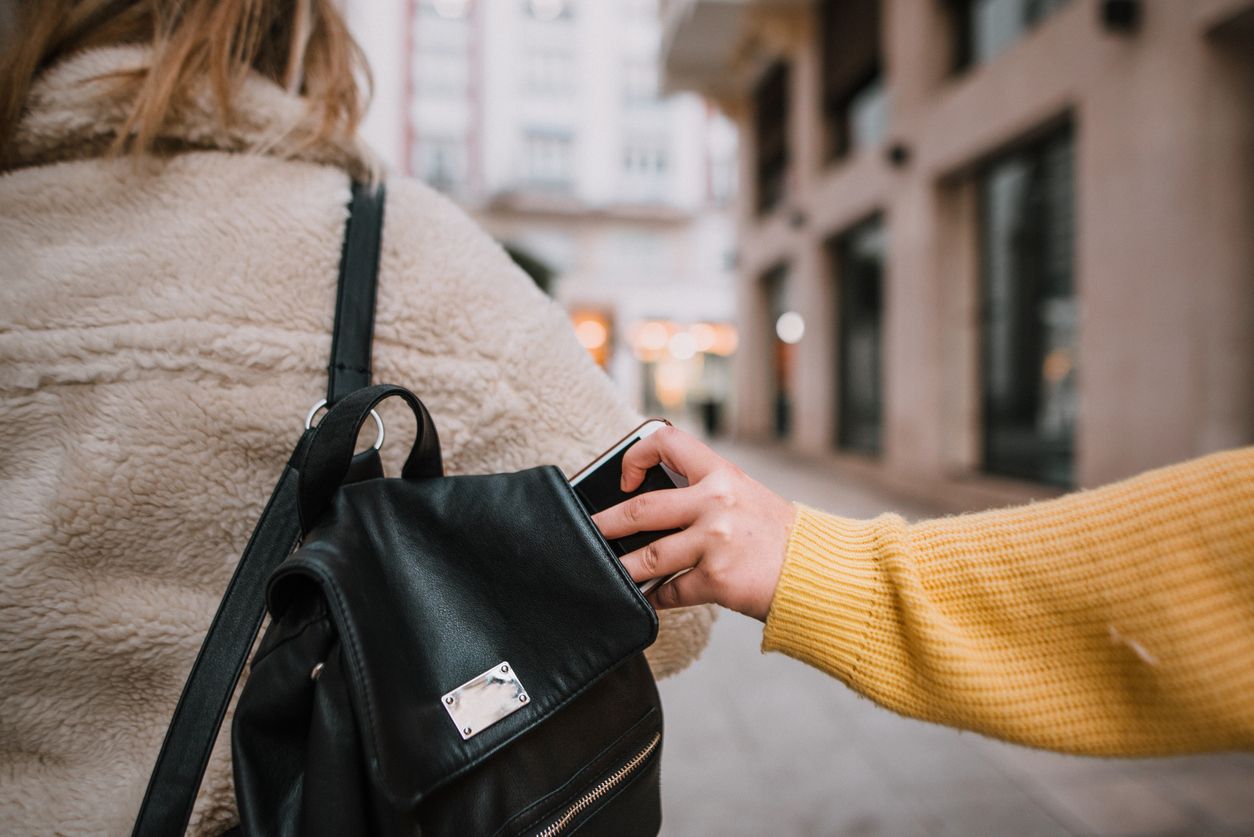 Die zwei Frauen wurden beim versuchten Taschendiebstahl erwischt. (Symbolbild)