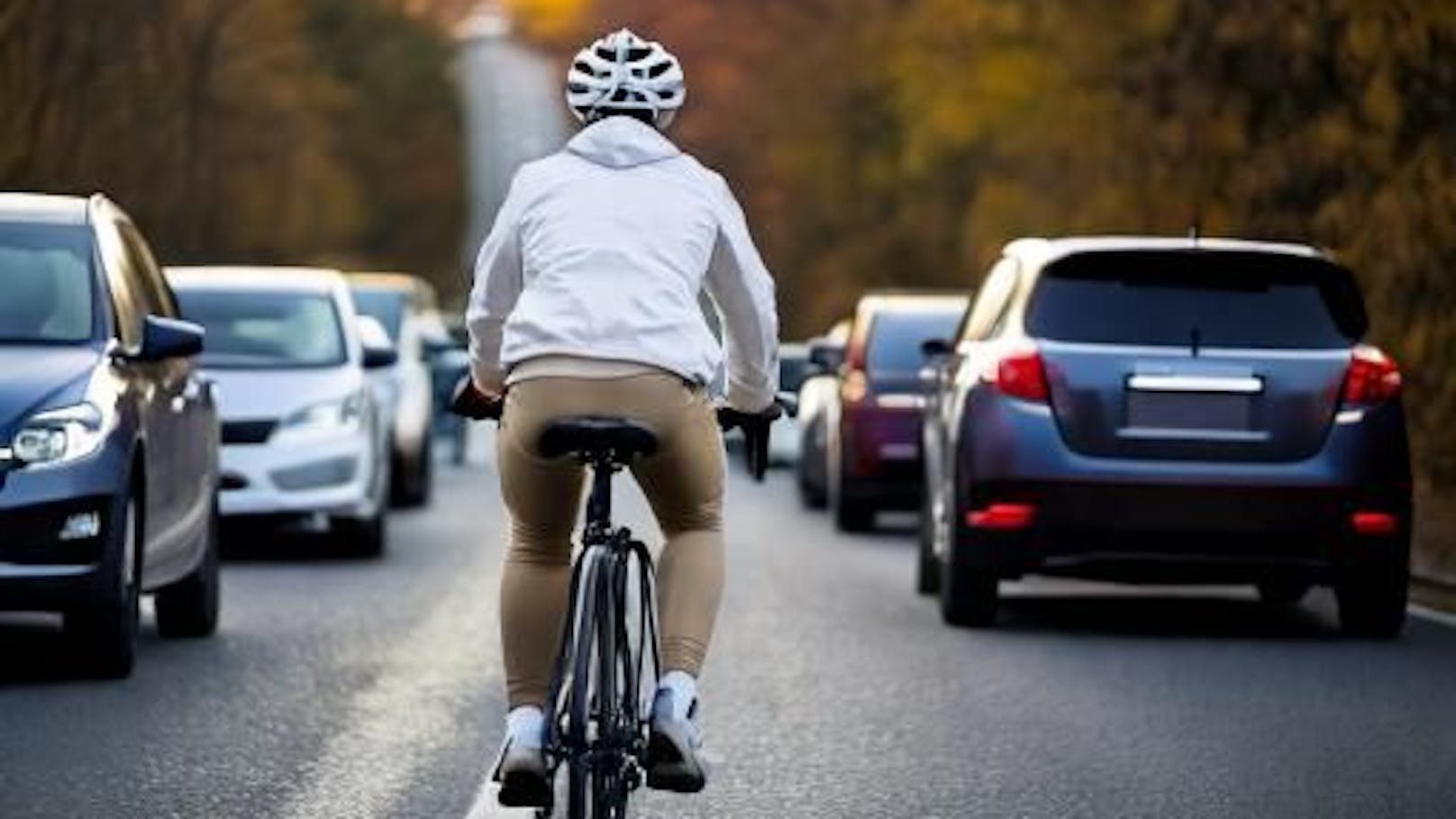 Betrunkener Radfahrer (76) sorgt für Verkehrs-Chaos