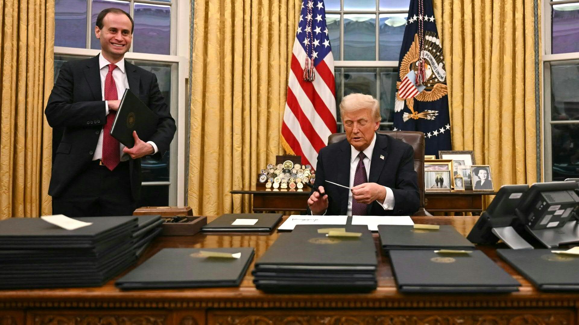 Schon am ersten Tag seiner zweiten Amtszeit unterzeichnete US-Präsident Donald Trump zahlreiche Dekrete.