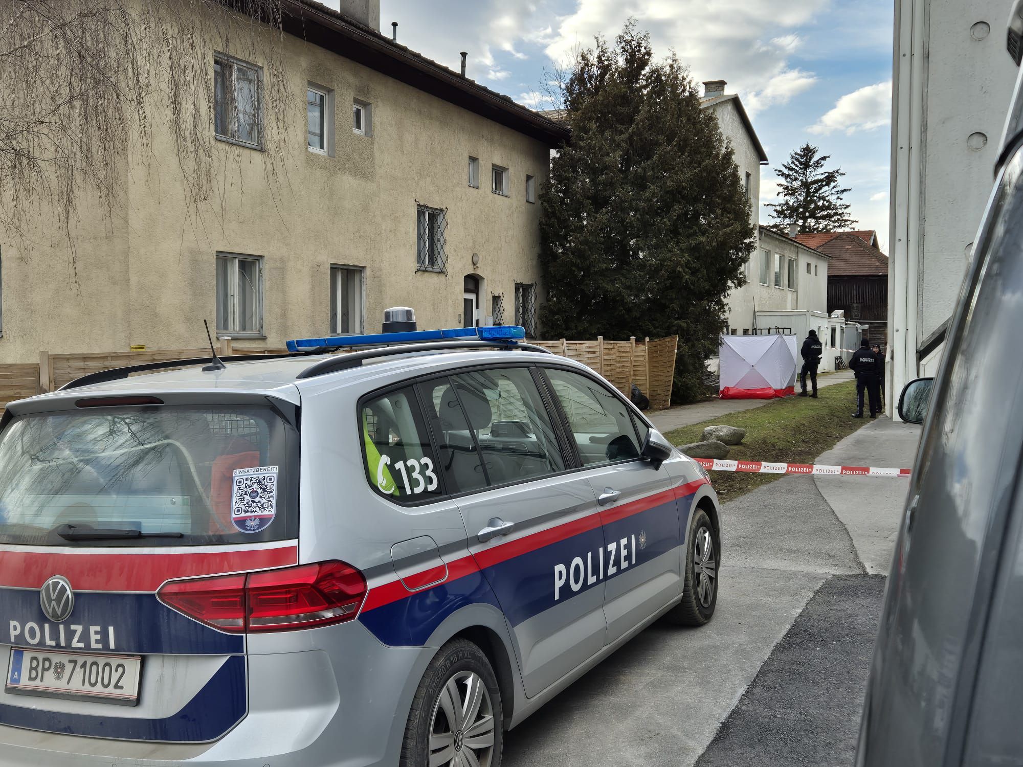 Die Polizei hat das Gebiet großräumig abgesperrt.