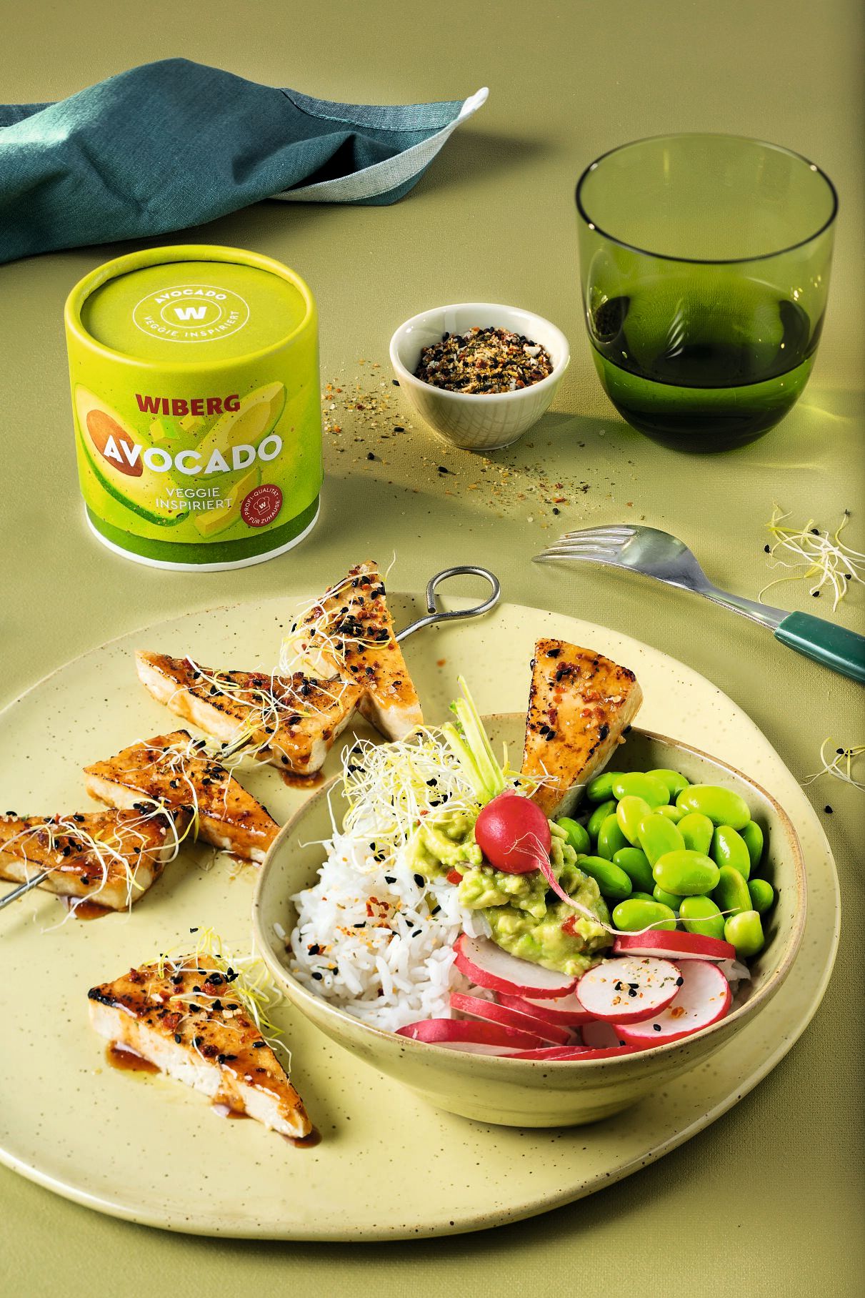 Leckere Bowl als Hingucker: Veggie-Bowl mit glasiertem Tofu